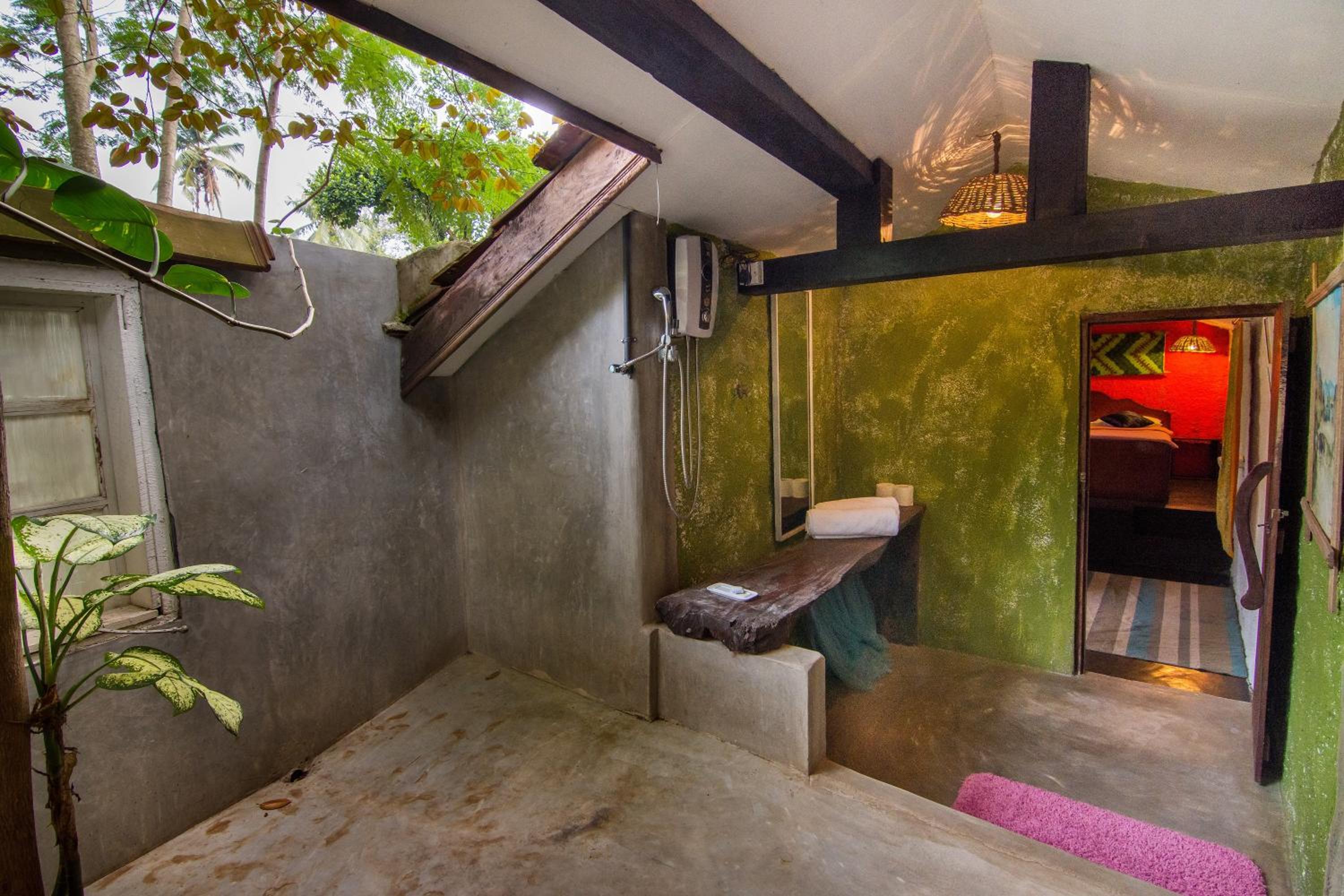 Outdoor Chalet with Garden View photo 3