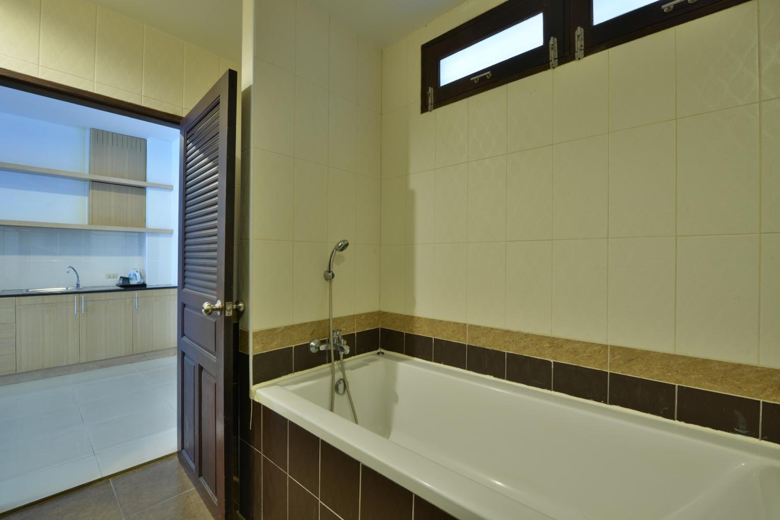 Deluxe Double or Twin Room photo 3