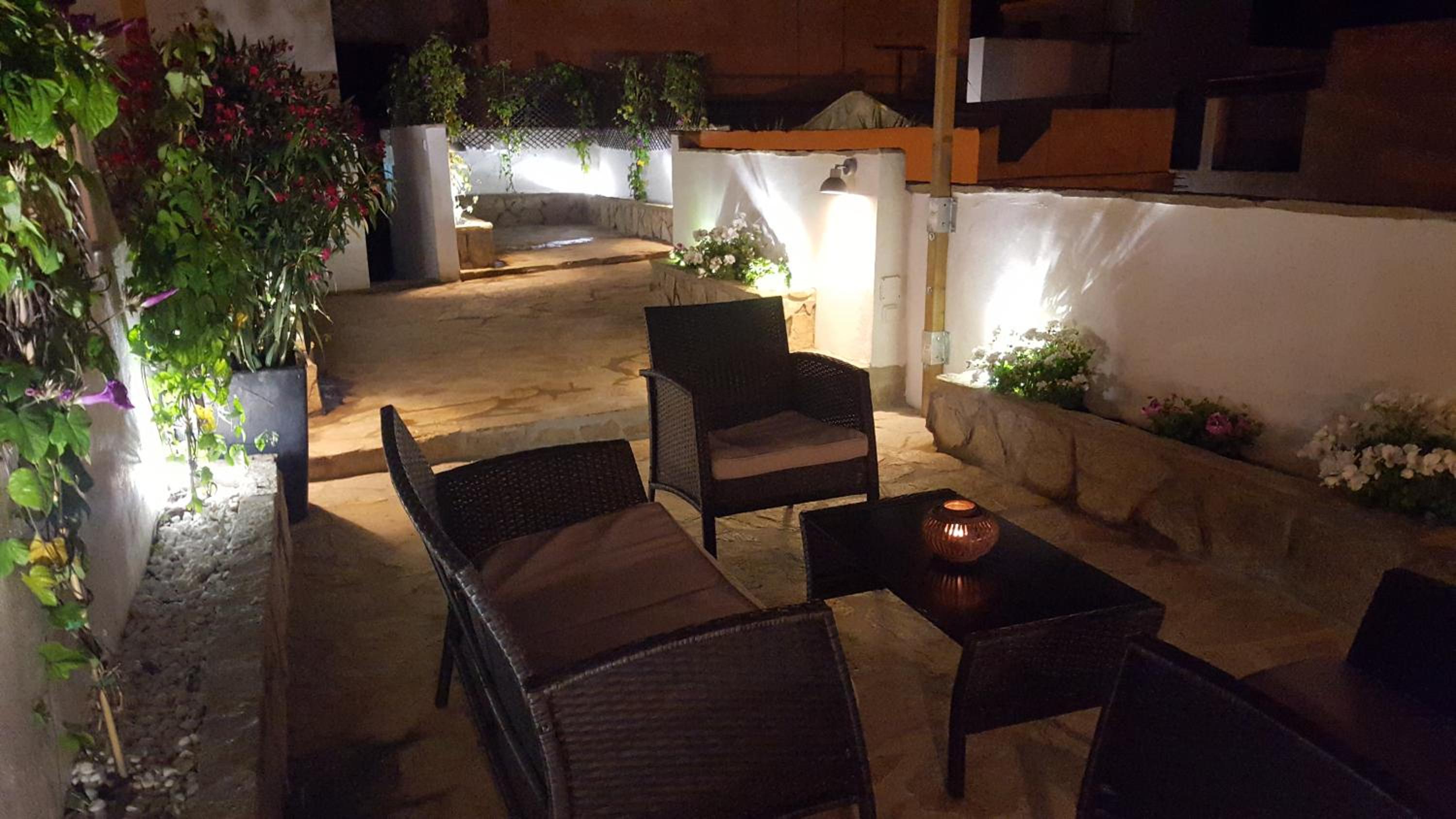 Apartment with Terrace - Photo 22