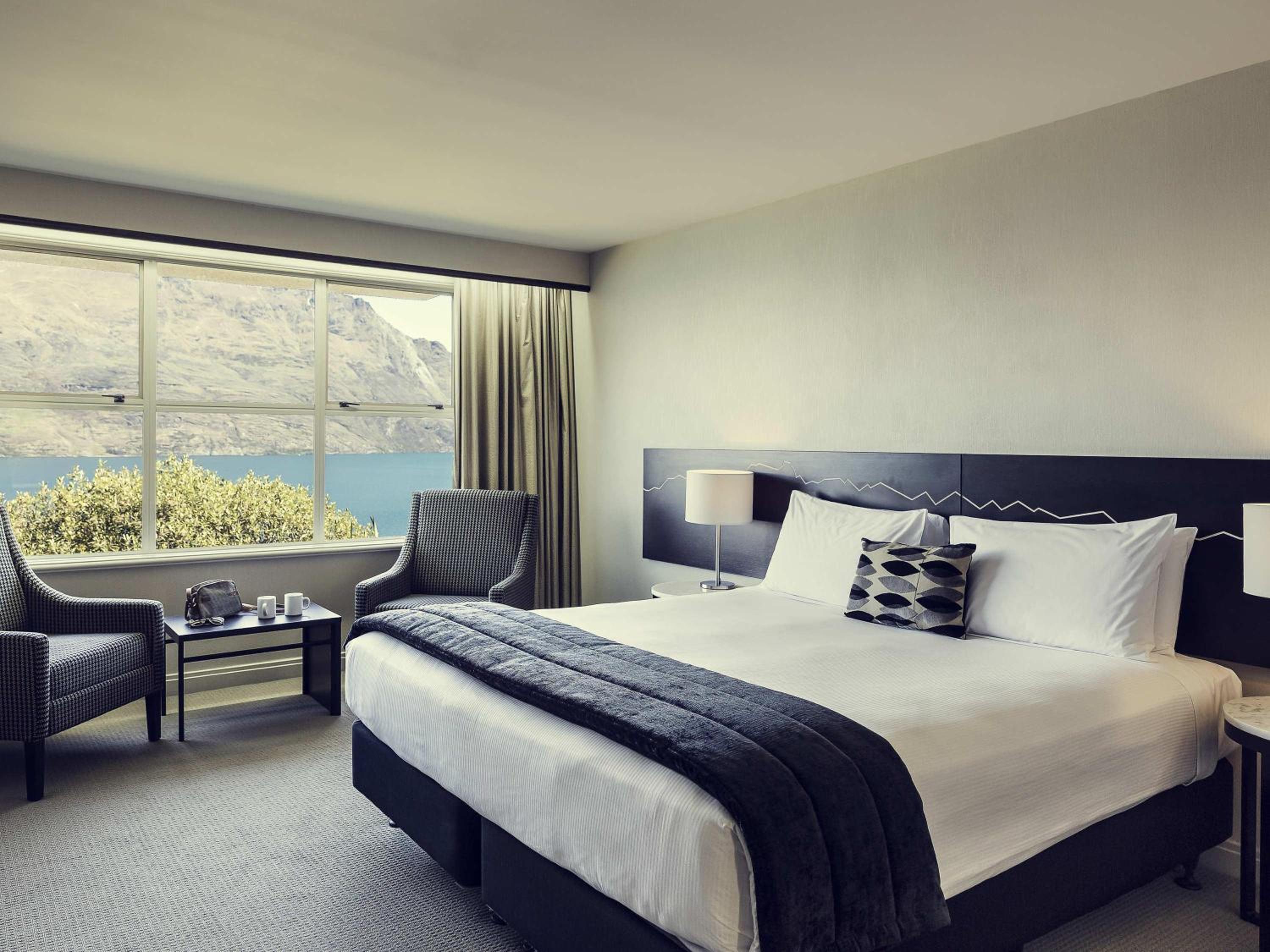 King Room with Lake View - Photo 2