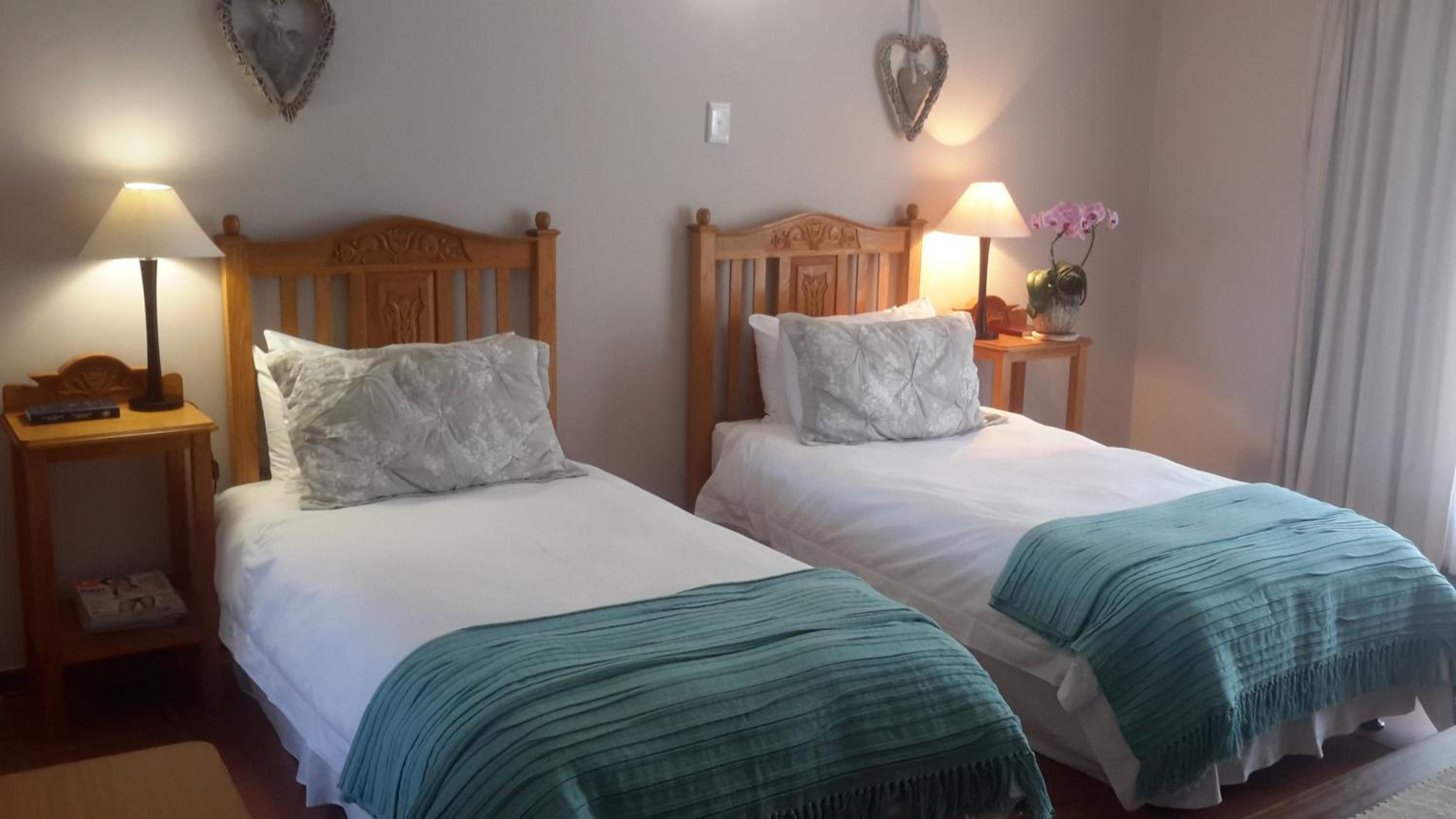 Superior Double or Twin Room with Pool View photo 3