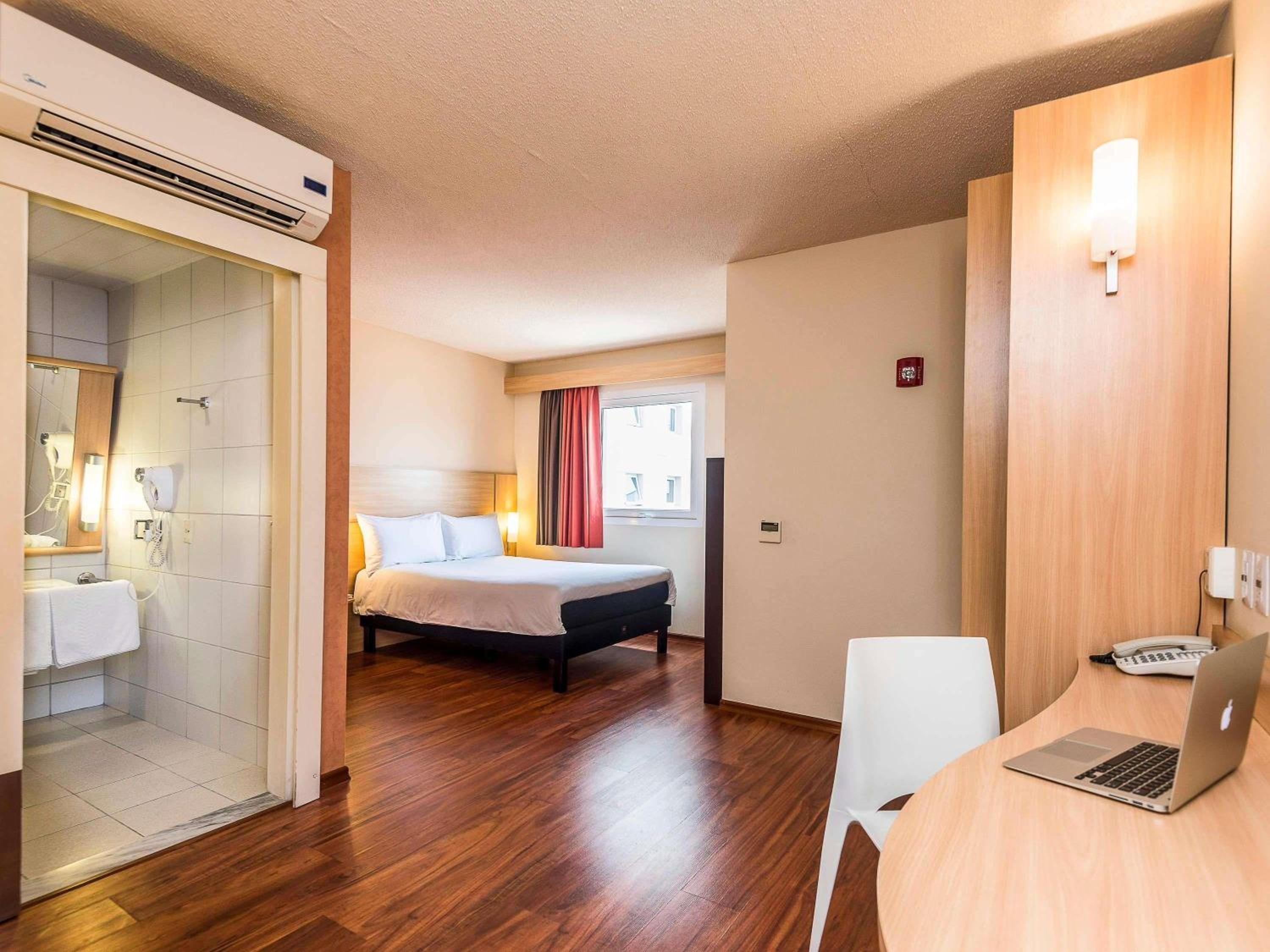 Standard Double Room - Disability Access - Photo 2