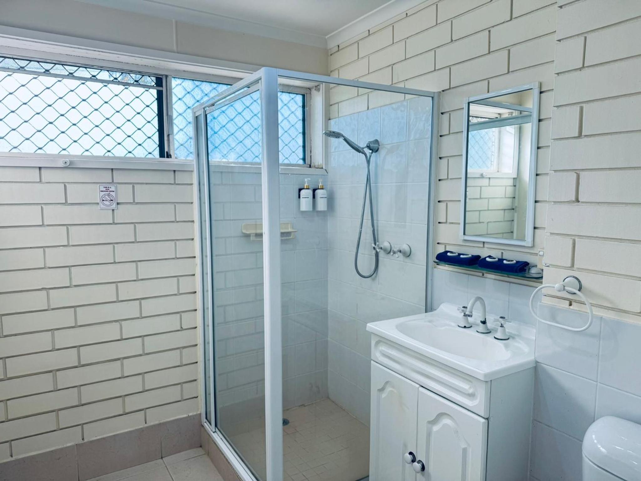 Deluxe Double or Twin Room - Photo 3