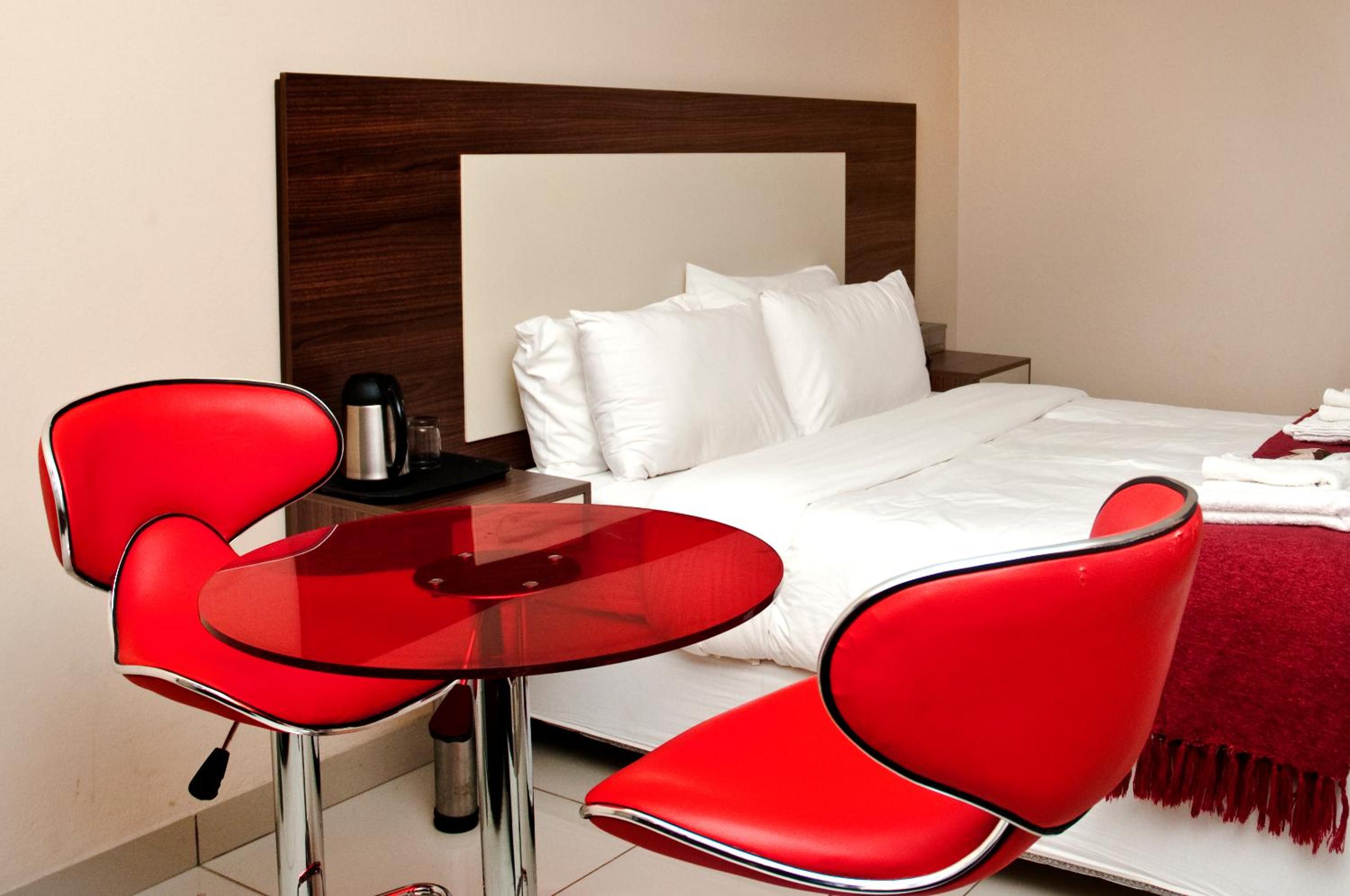 Queen Room photo 1