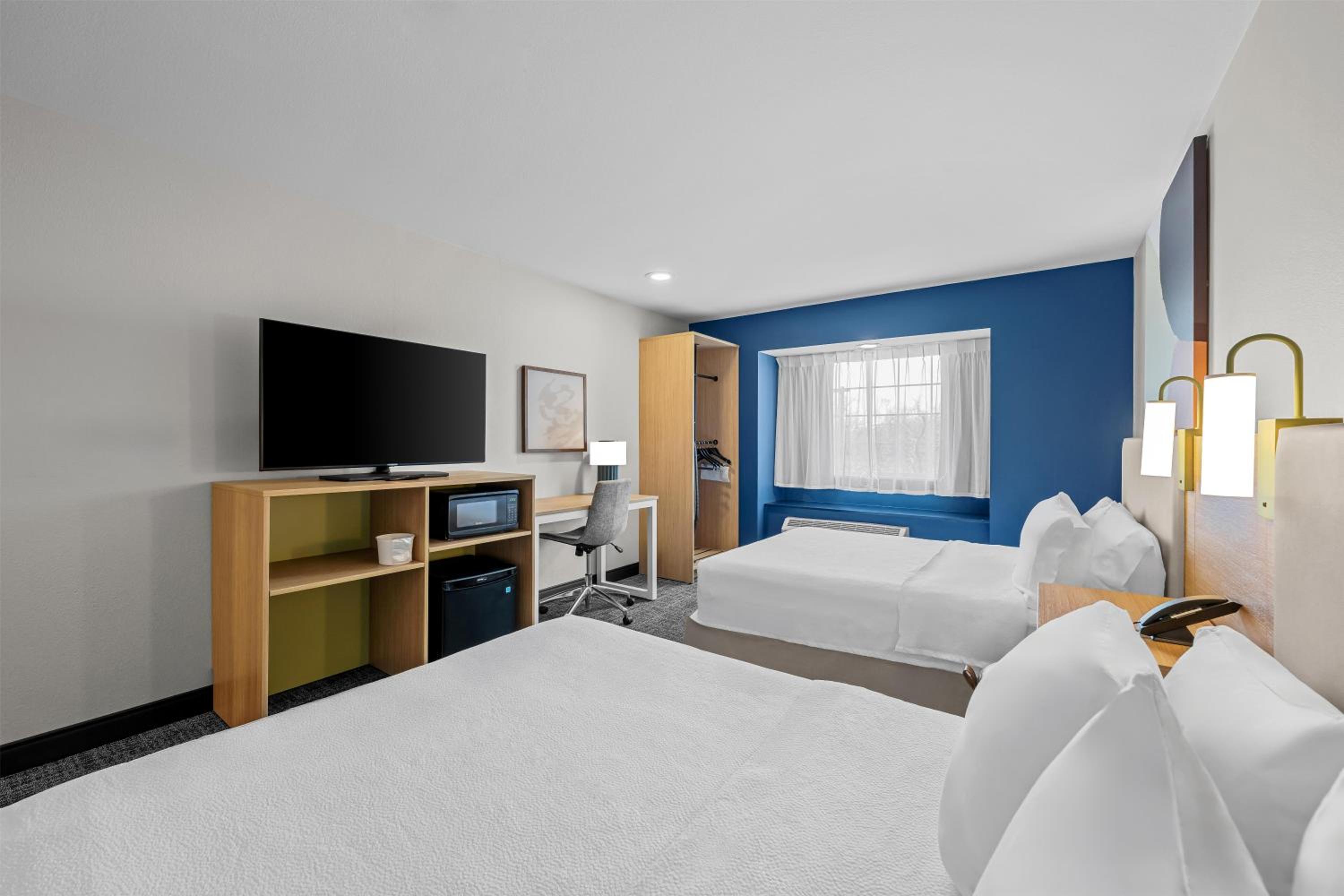 Queen Room with Two Queen Beds and Accessible Tub - Mobility and Hearing Access - Photo 1