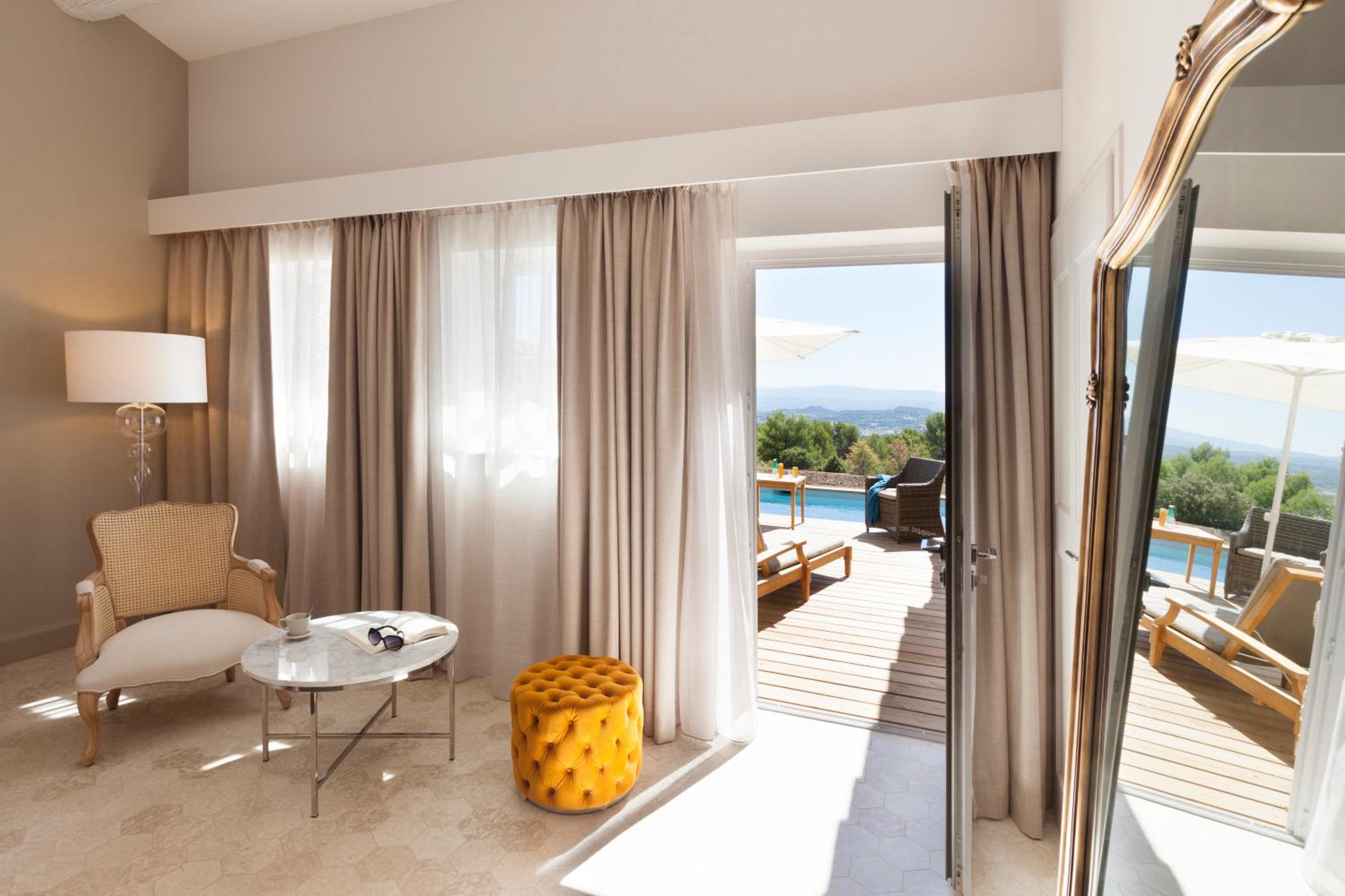 Chambre Double Supérieure avec Piscine Semi-Privée