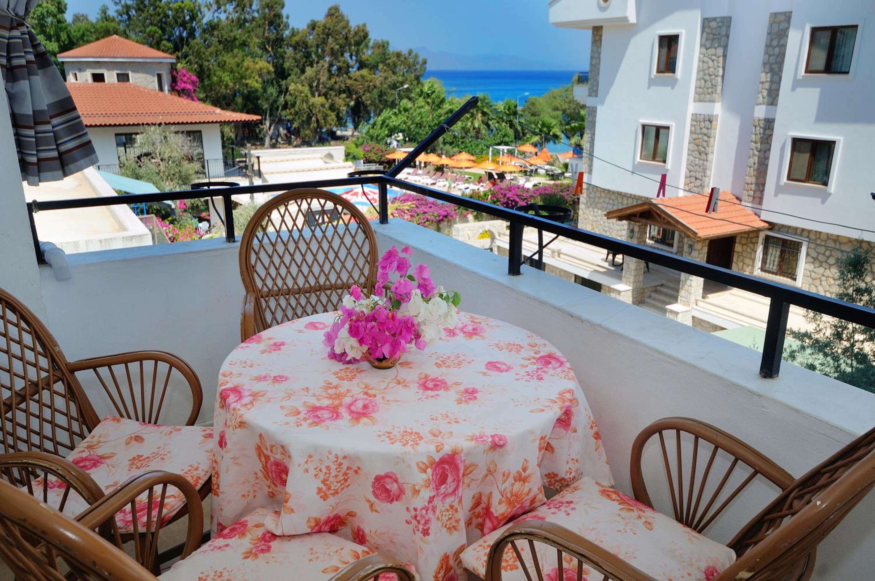 Two-Bedroom Apartment with Sea View - Photo 11
