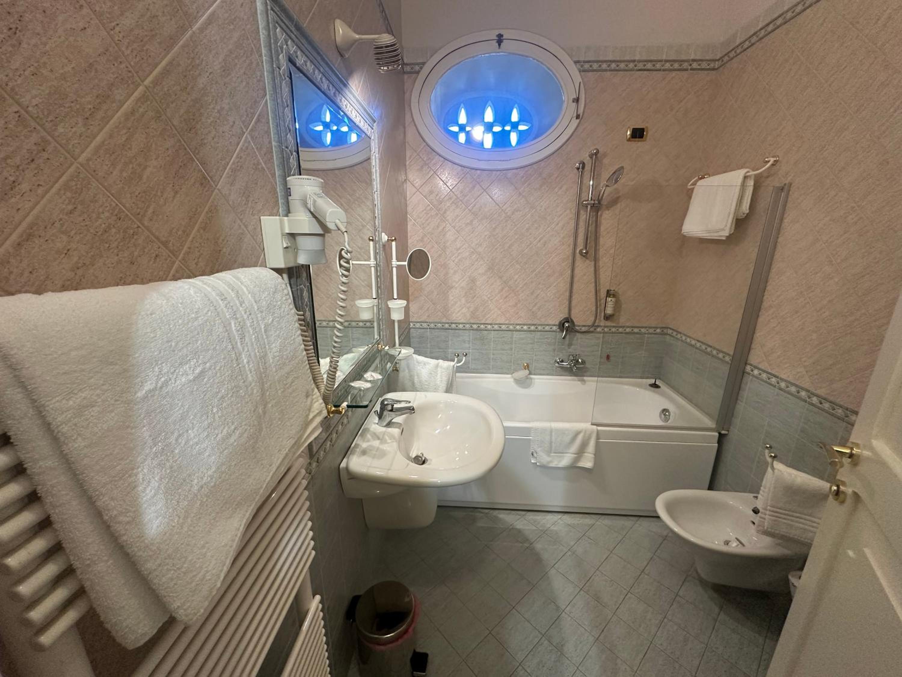 Classic Triple Room photo 1