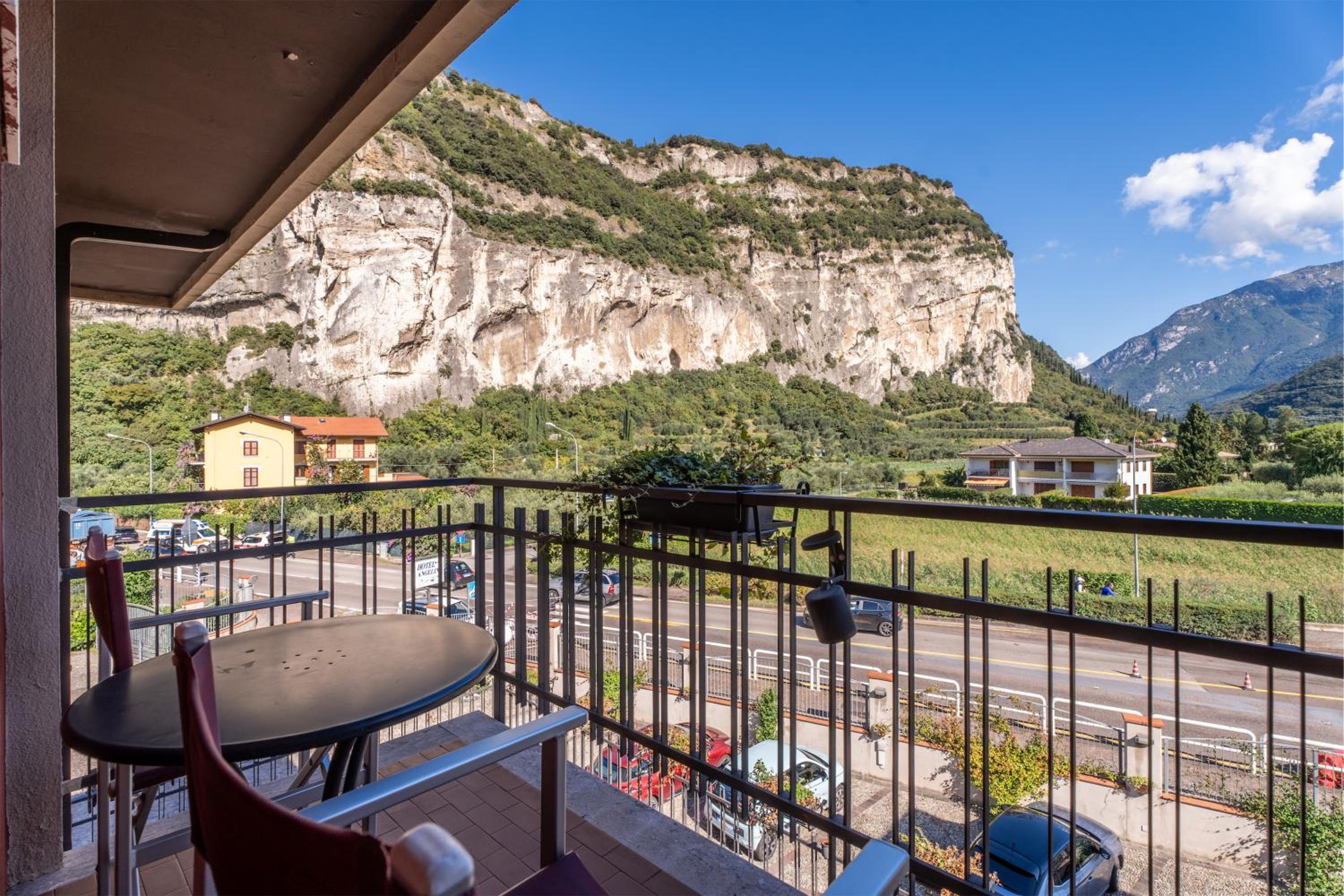 Double Room with Balcony and Mountain View