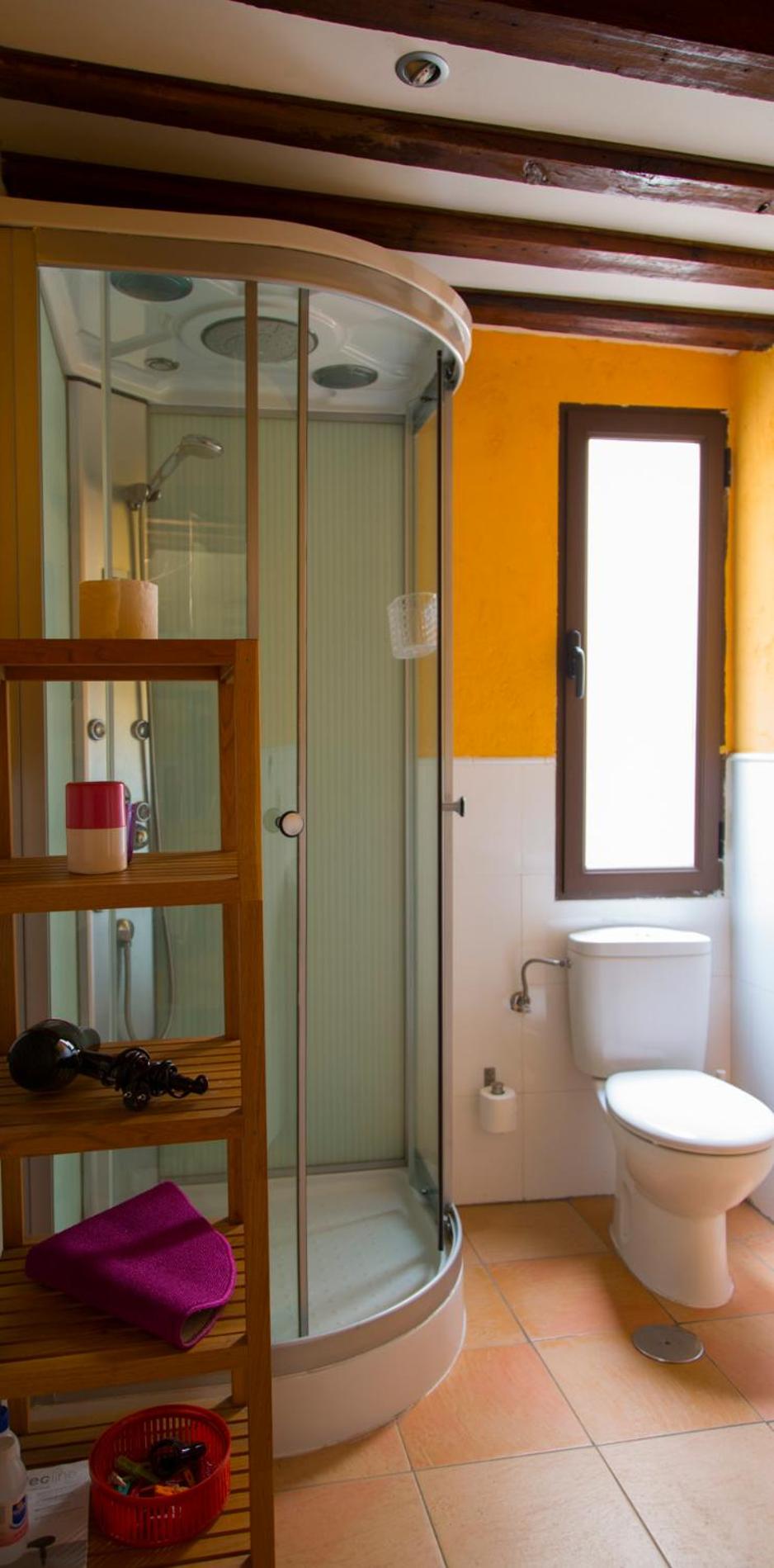 One-Bedroom Apartment - Photo 5
