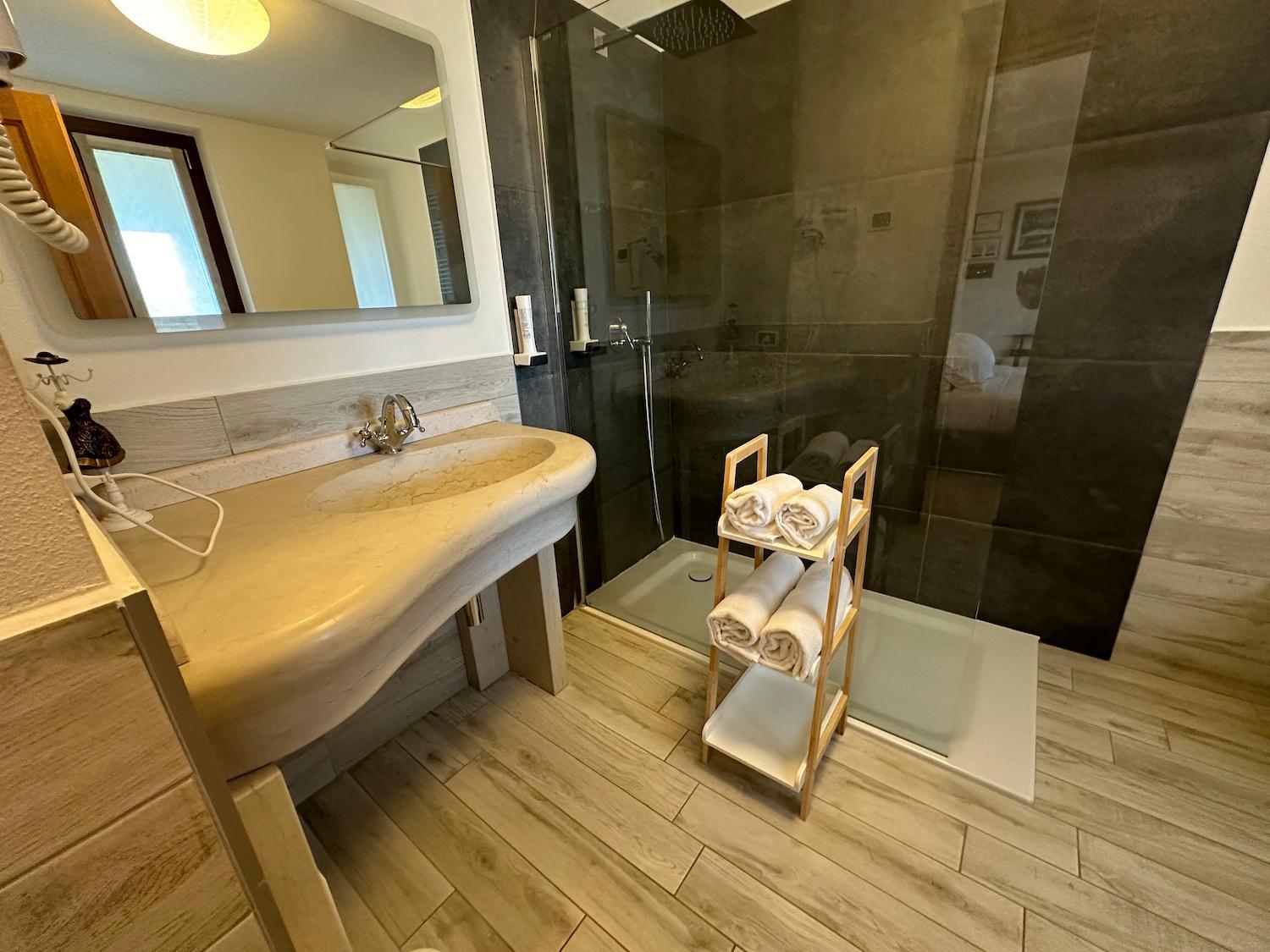 Superior King Room photo 3