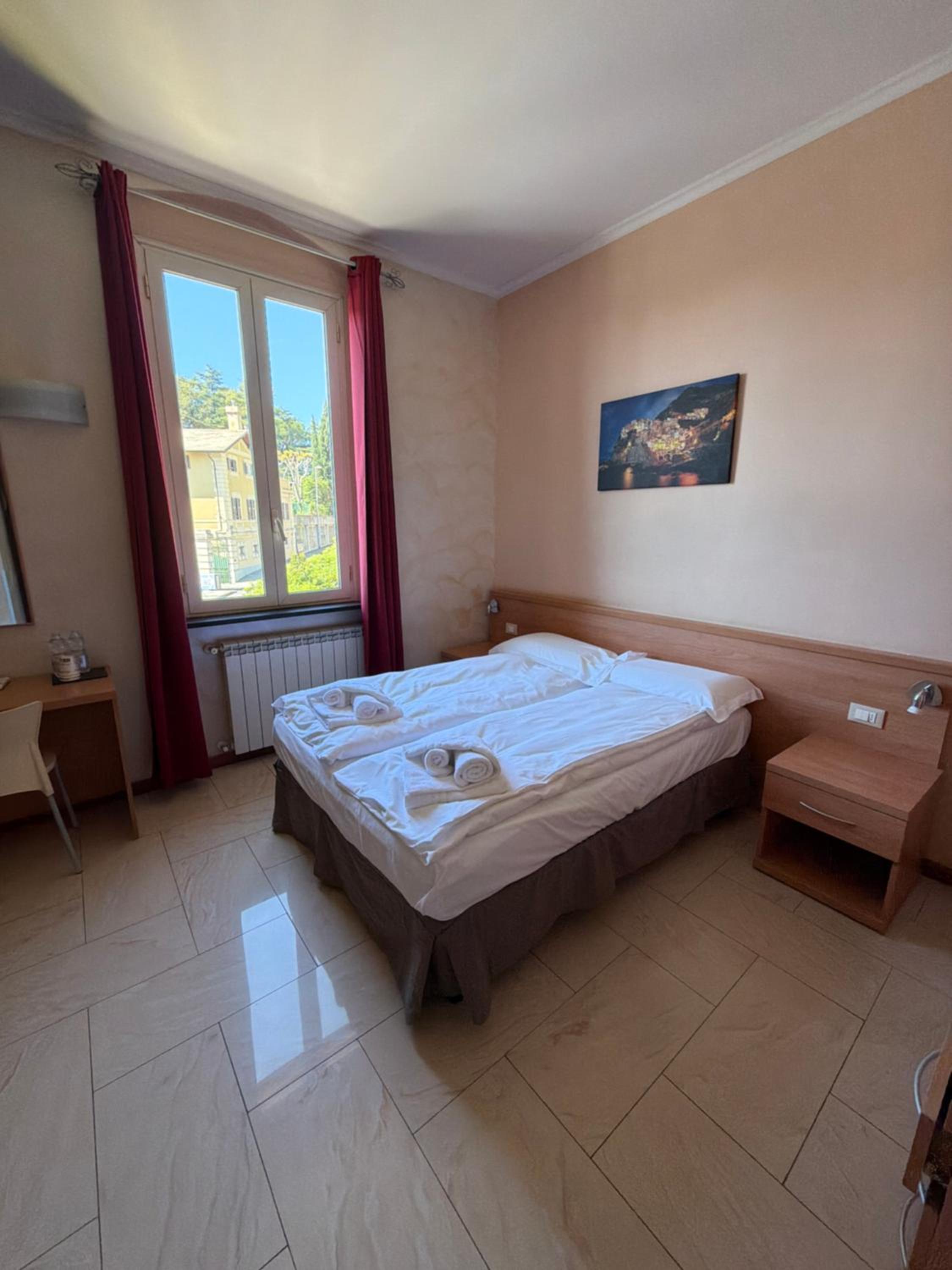 Classic Triple Room with Partial Sea View