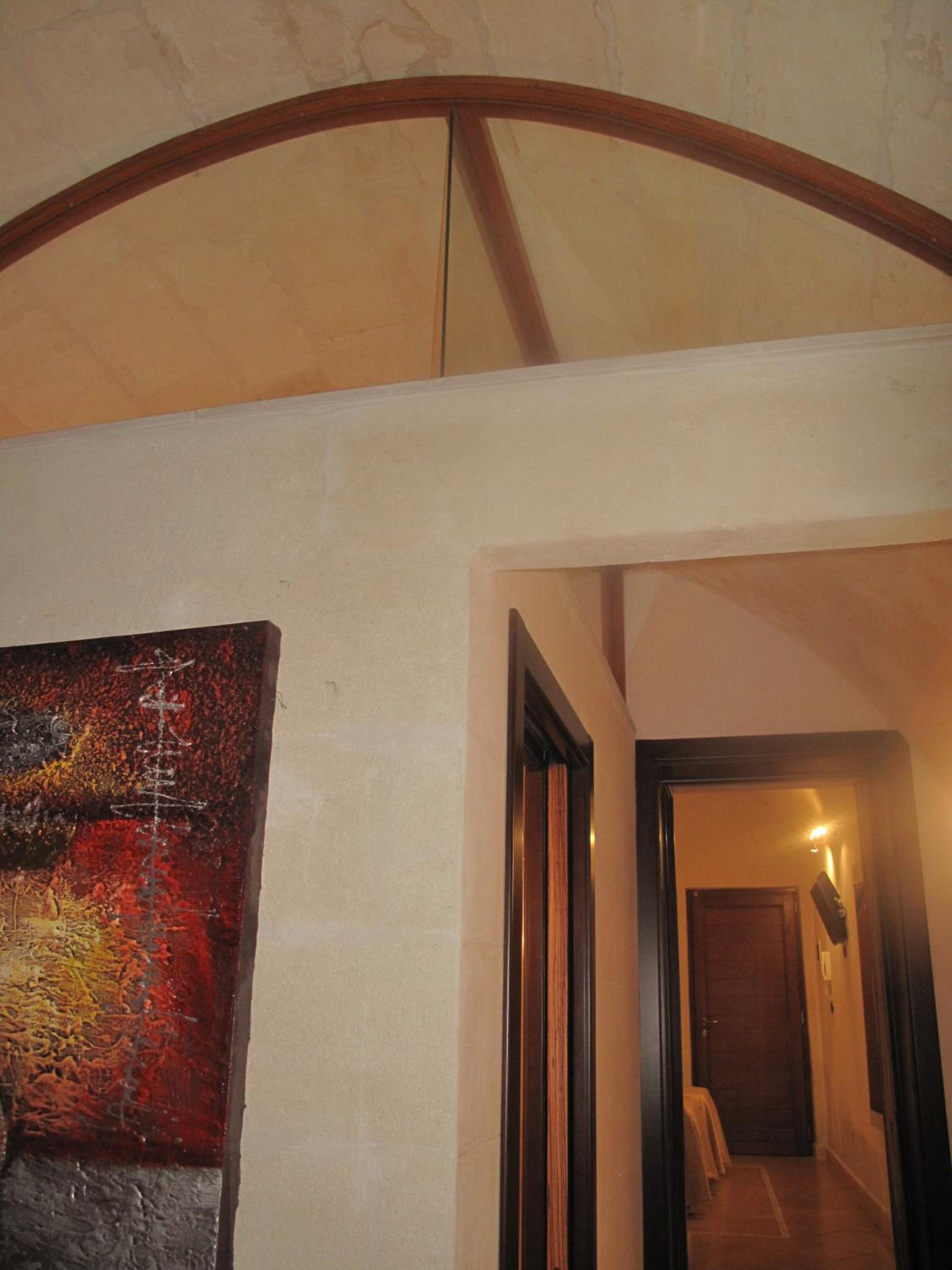Family Room with Private Bathroom - Photo 10