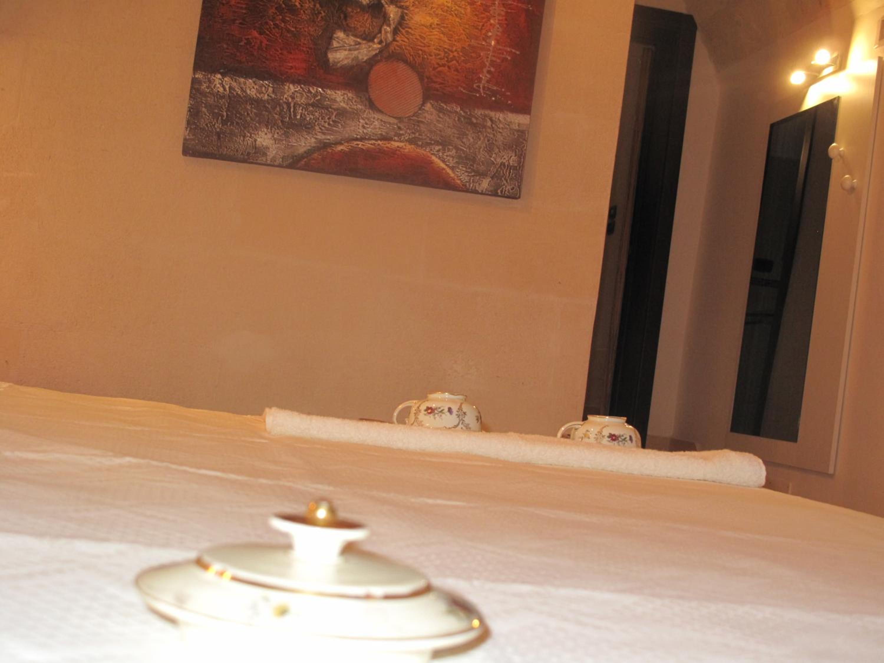 Family Room with Private Bathroom - Photo 3