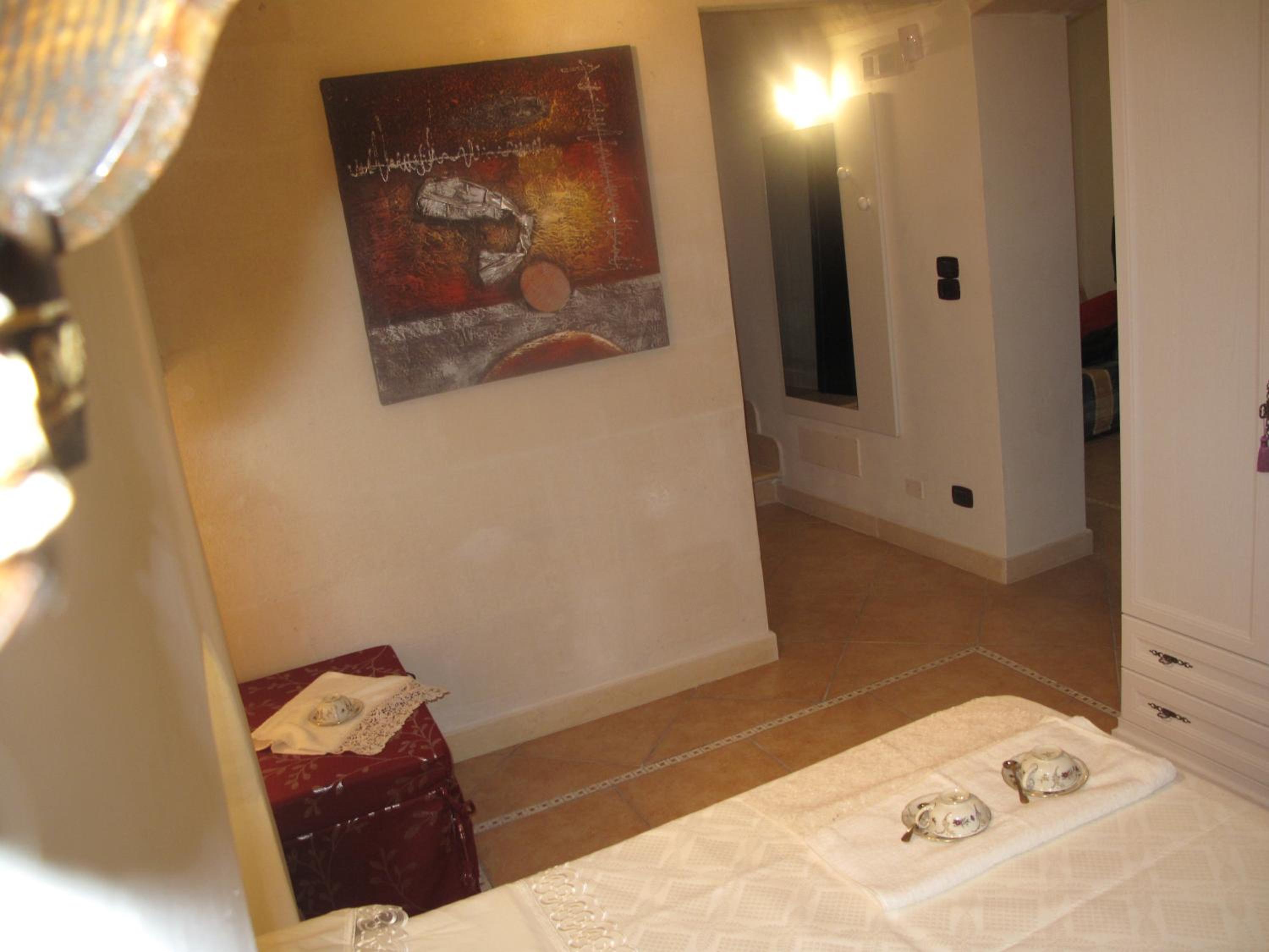 Family Room with Private Bathroom - Photo 4