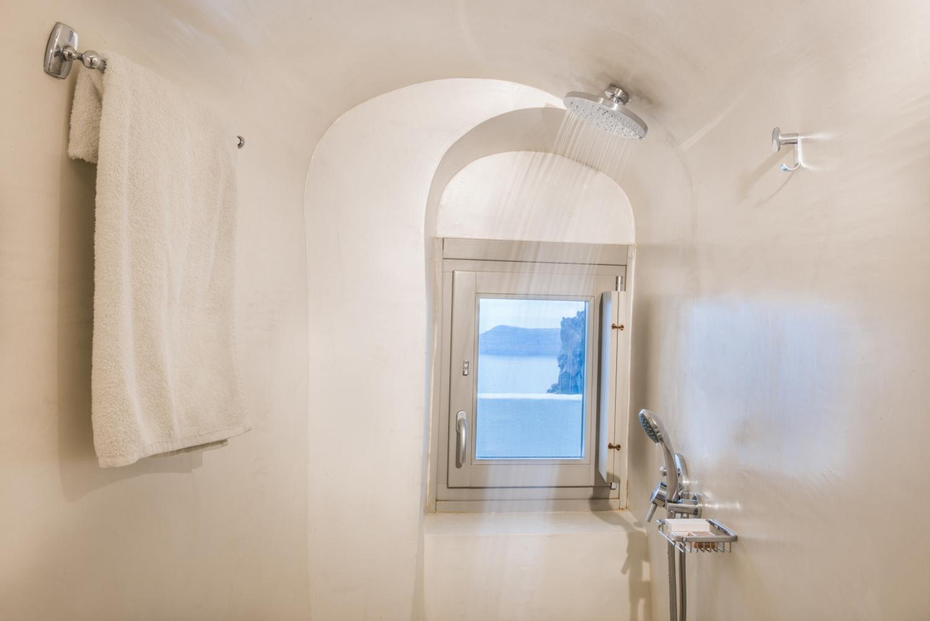 Master Suite with Private Pool and Caldera View photo 2