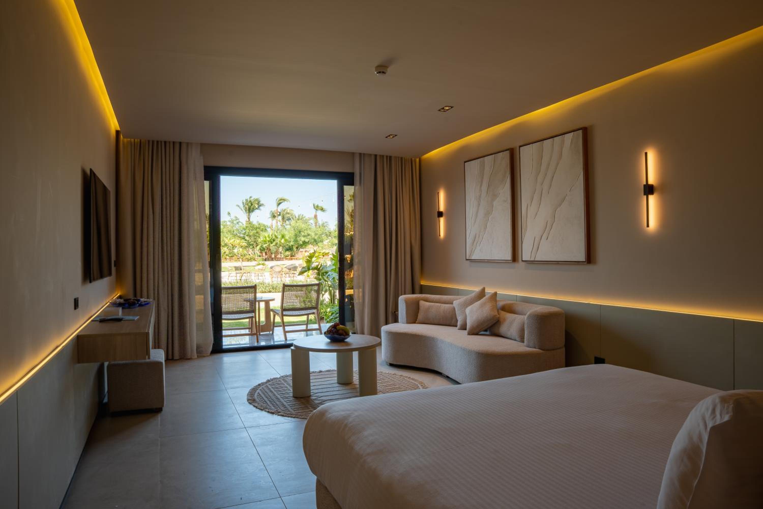 Premium Deluxe Junior Suite - Photo 4