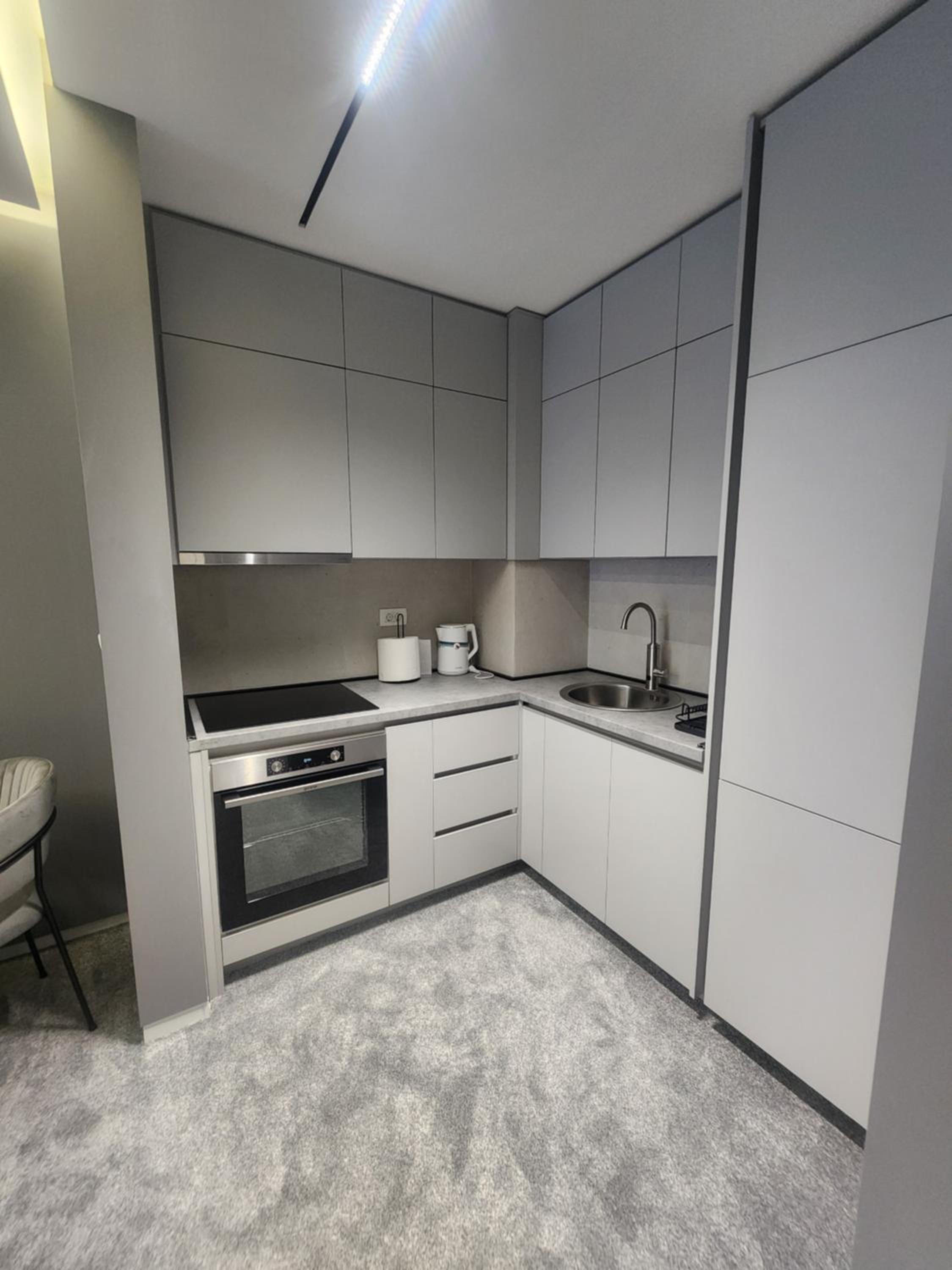 One-Bedroom Apartment with City View photo 3