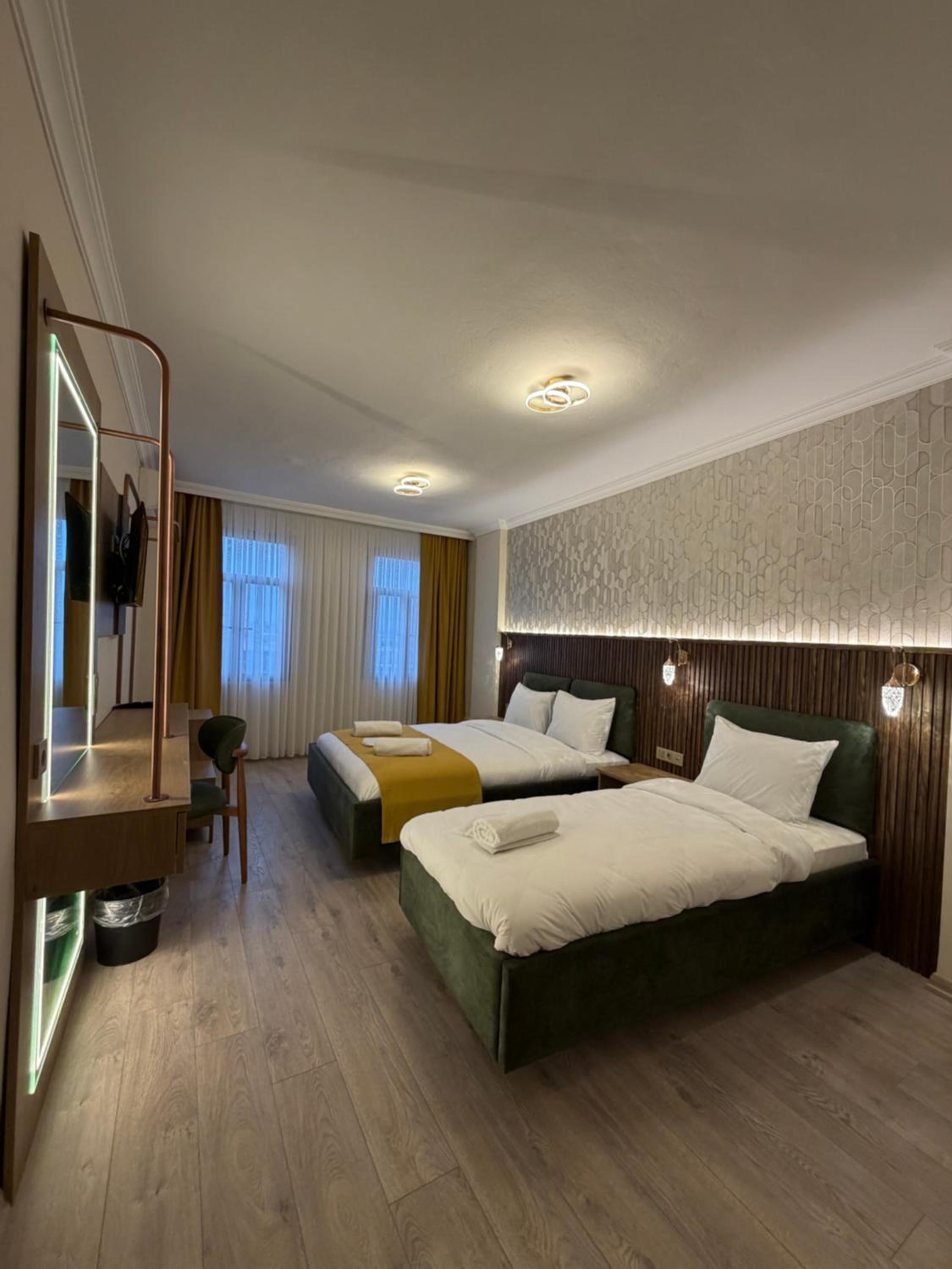 Deluxe Triple Room photo 2
