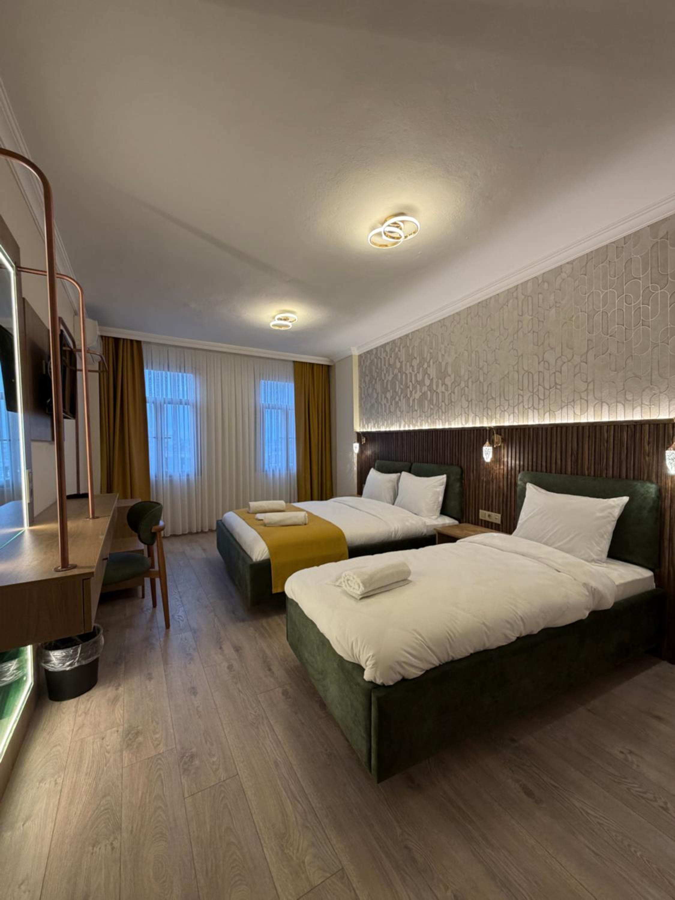 Deluxe Triple Room photo 3
