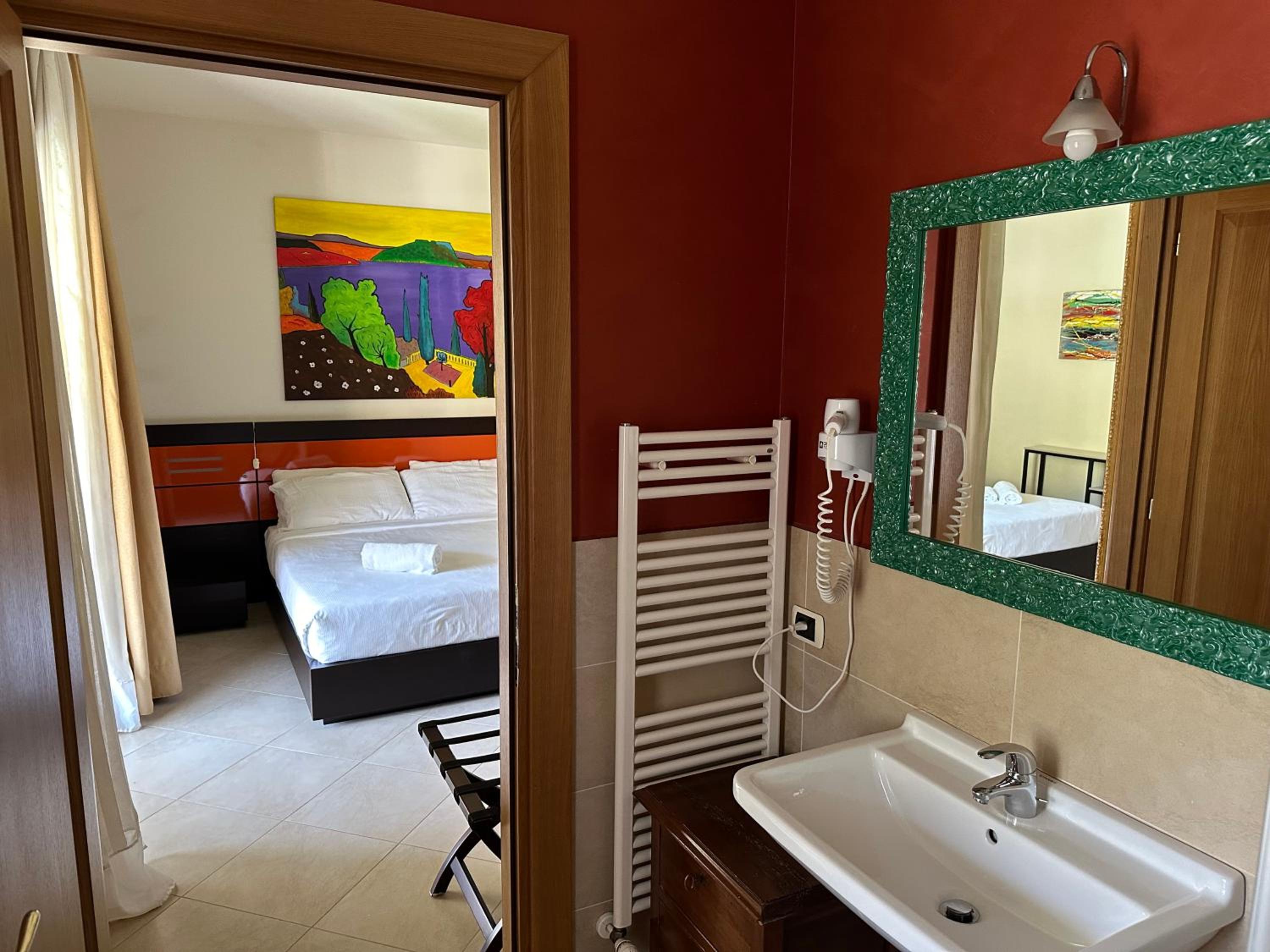 Double Room with Balcony photo 3