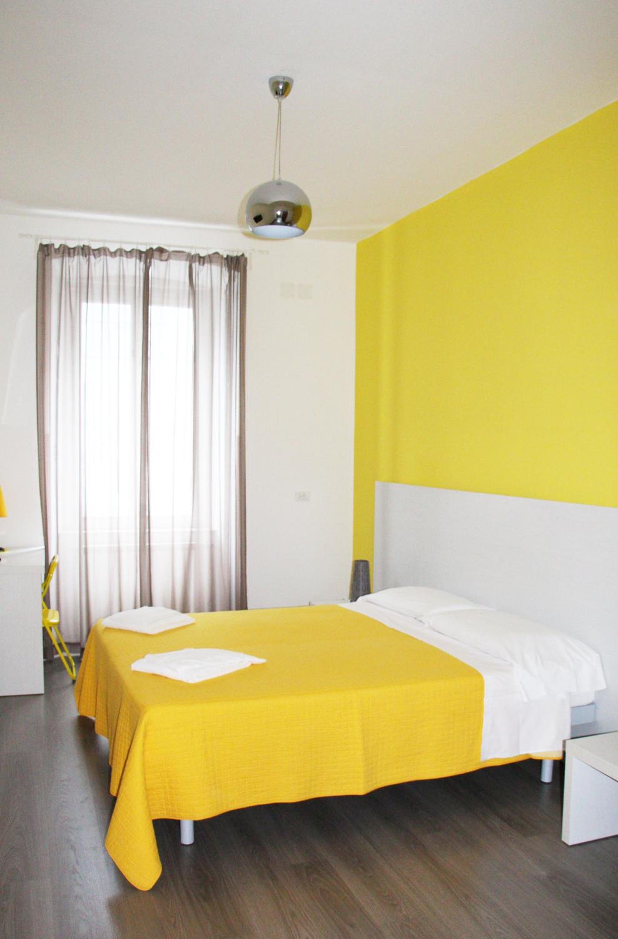 Double or Twin Room with Shared Bathroom photo 1