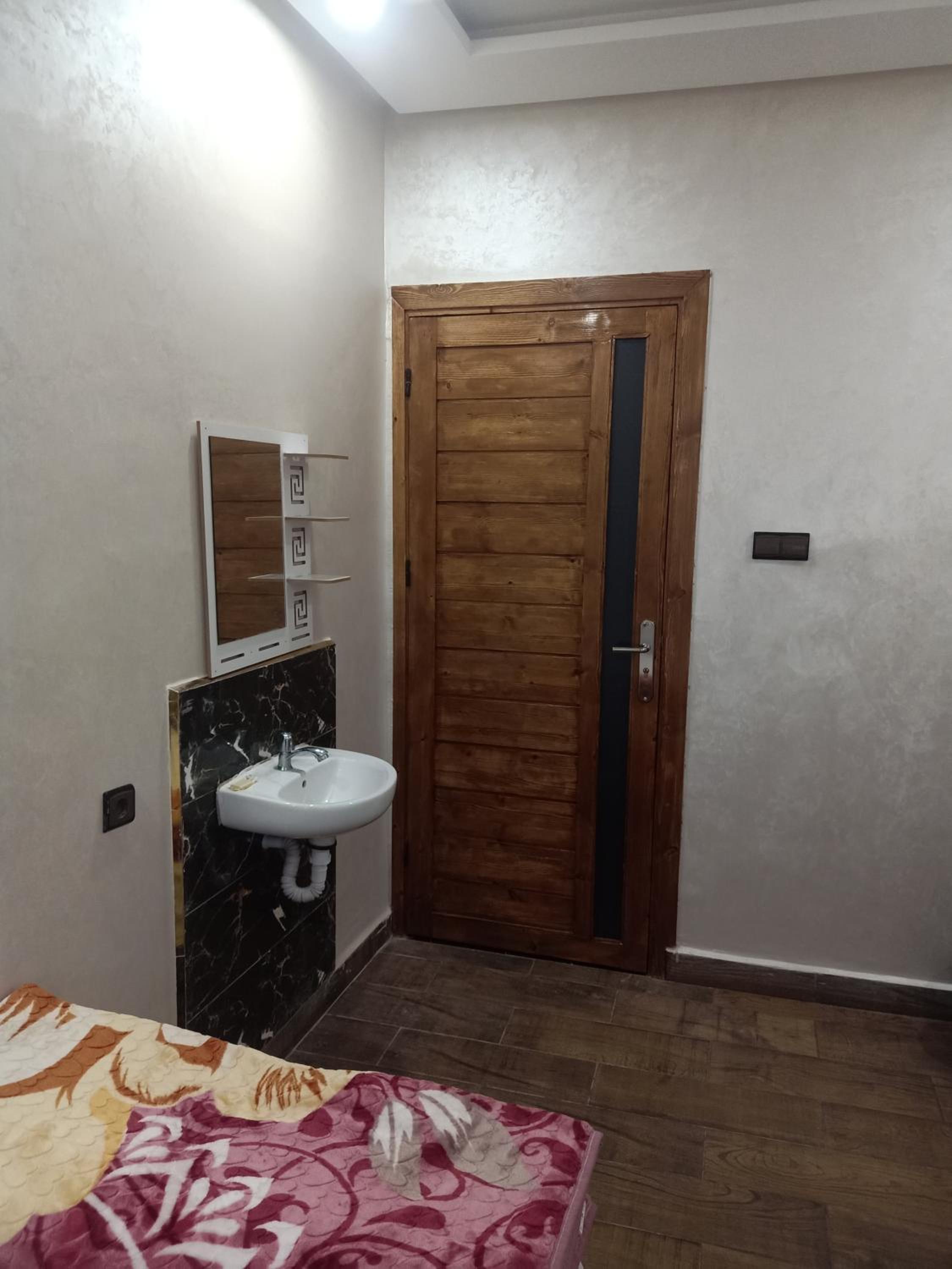 Basic Triple Room with Shared Bathroom photo 3