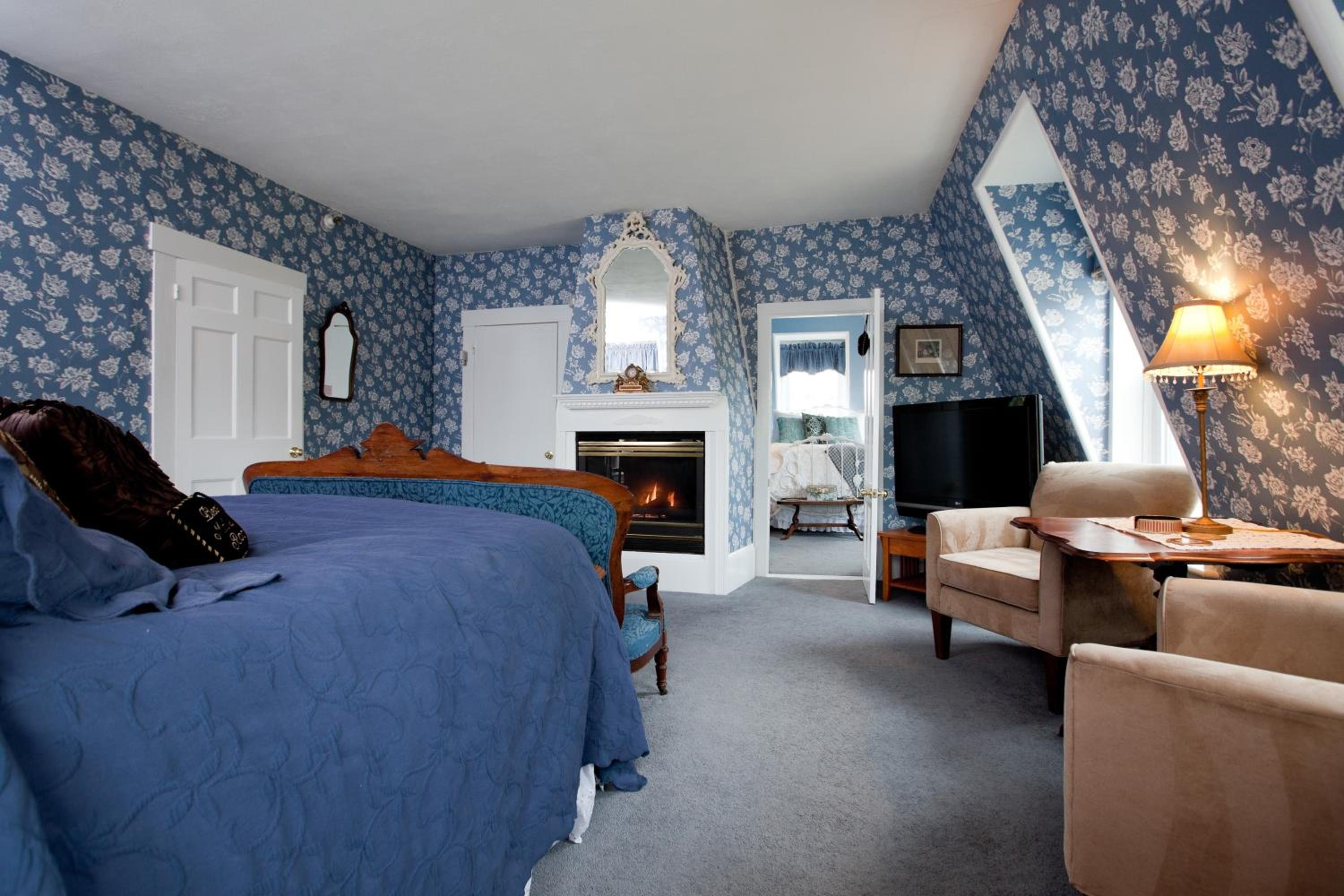Princess Victoria King Suite photo 2