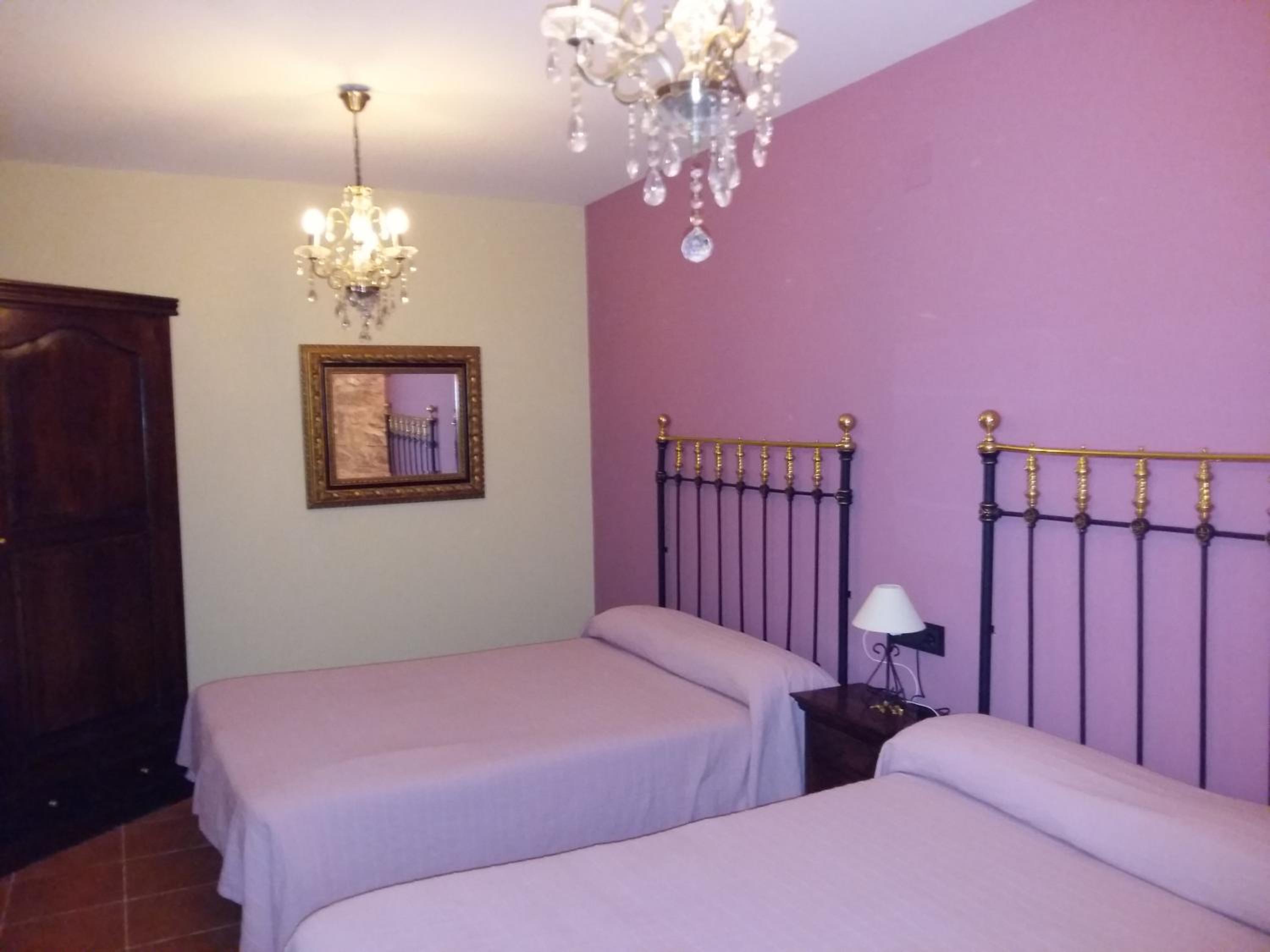 Five-Bedroom House photo 3