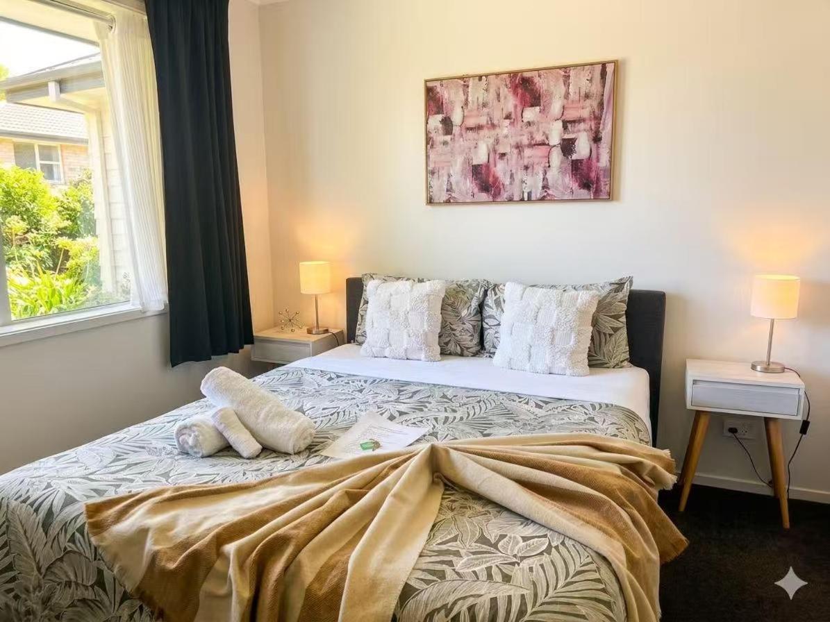 Standard Double Room with Shared Bathroom