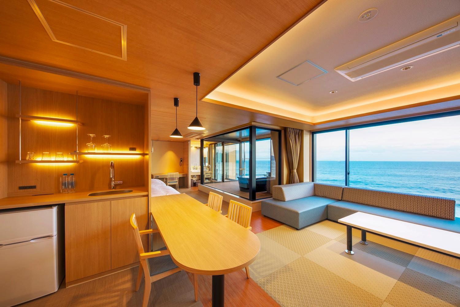 Superior Twin Room with Sea View photo 1