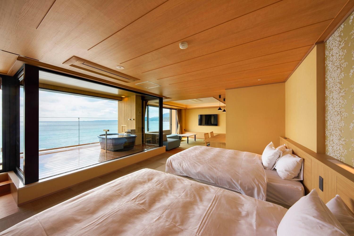 Superior Twin Room with Sea View photo 3