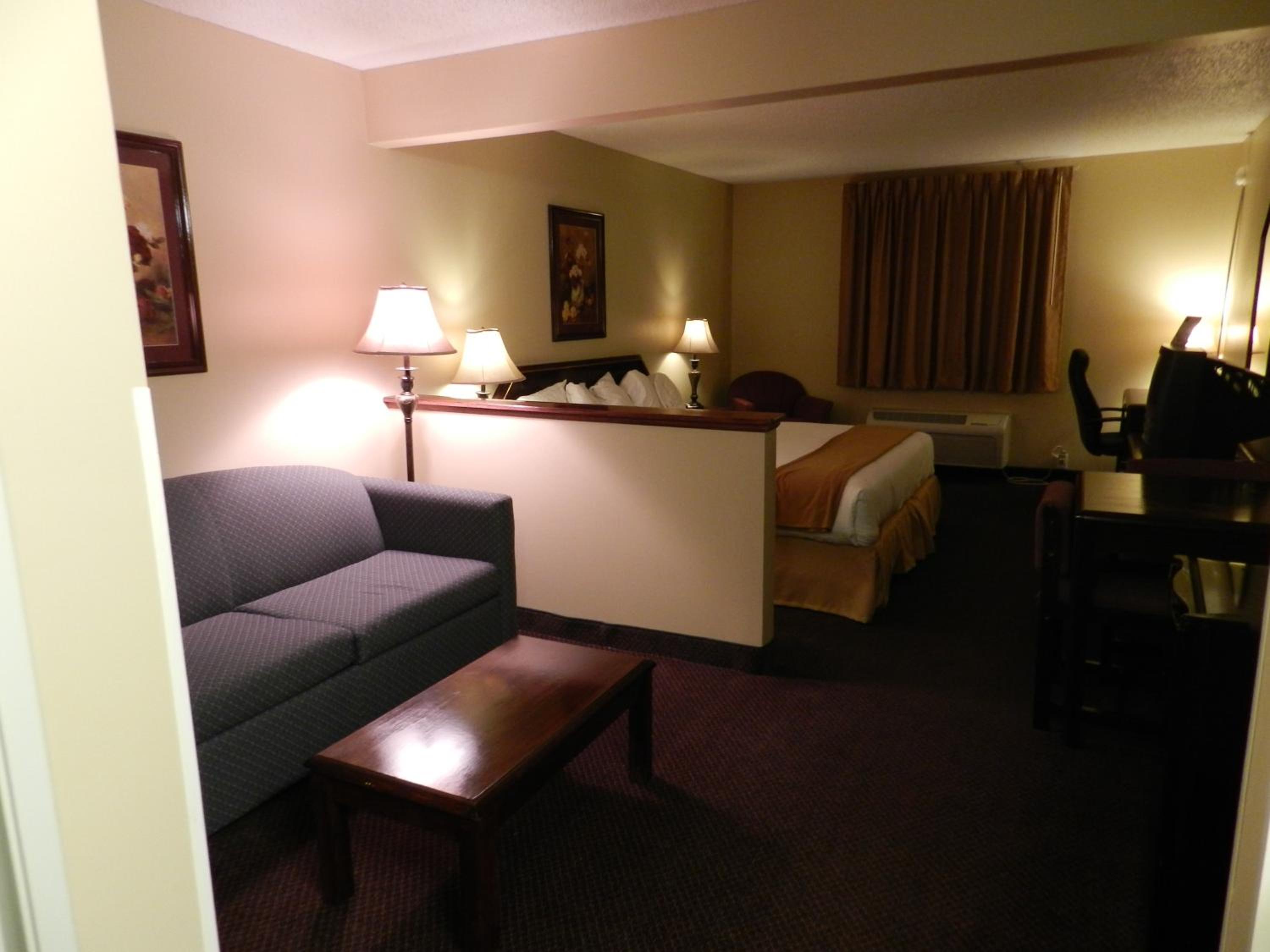 King Room with Whirlpool - Photo 1