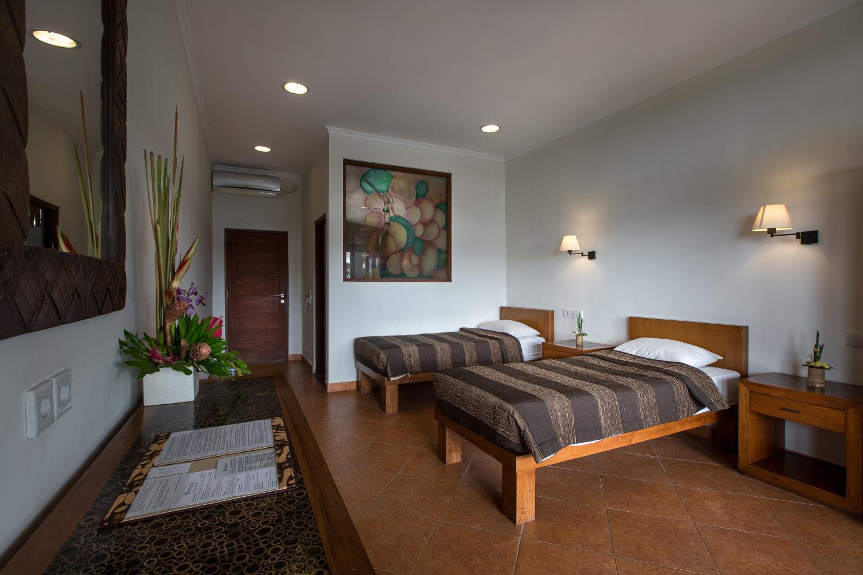 Standard Twin Room with Pool View