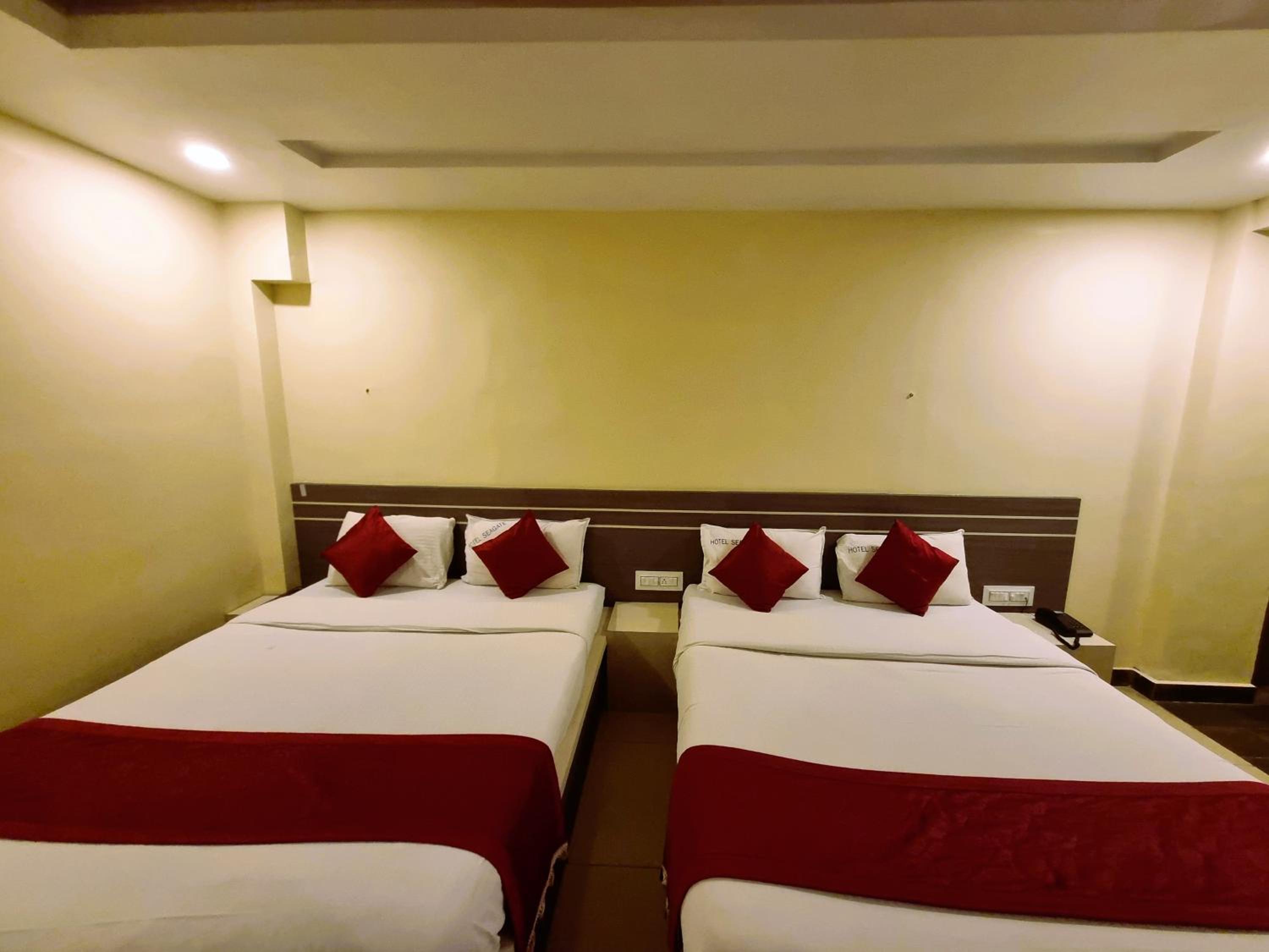 Deluxe Quadruple Room - Photo 3
