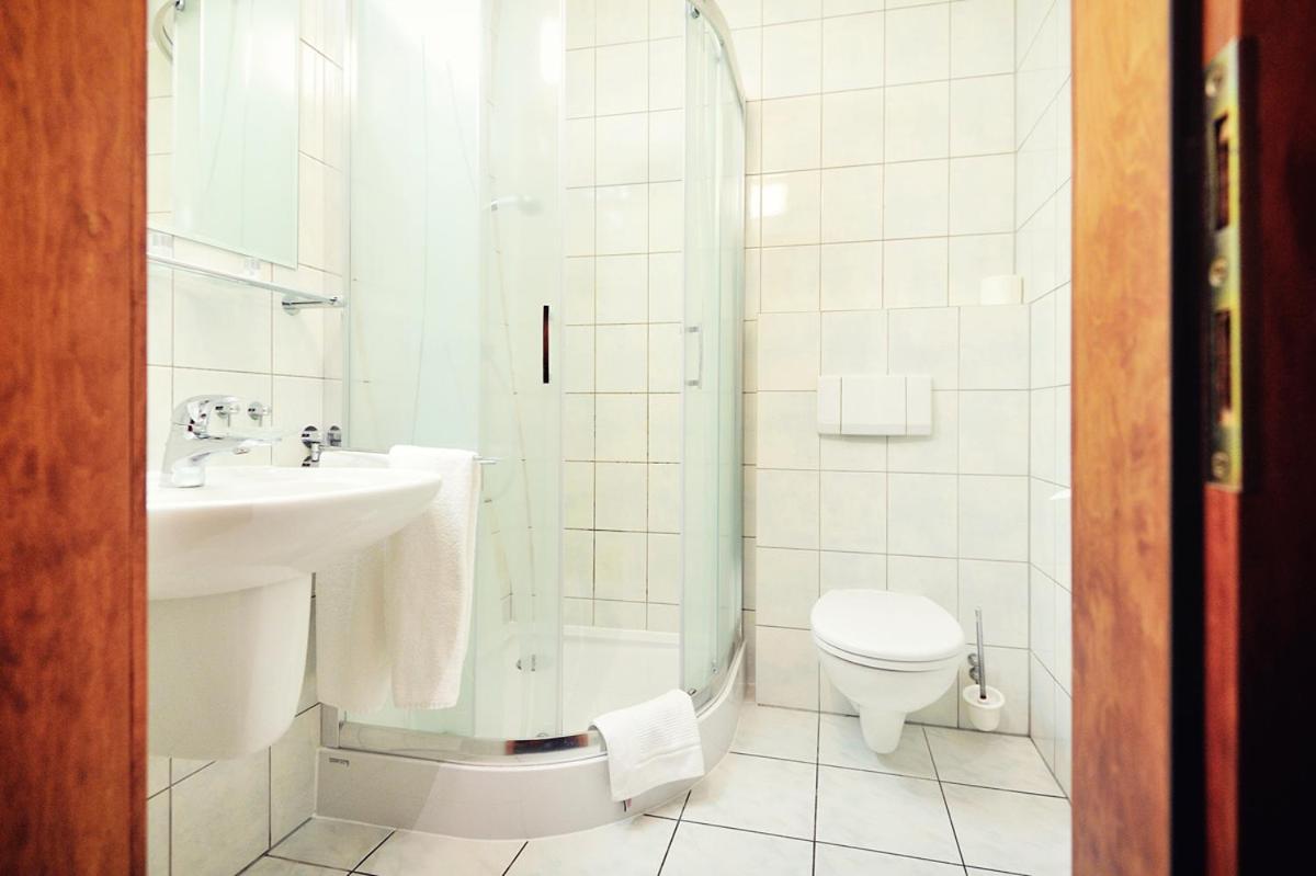 Budget Double or Twin Room photo 3