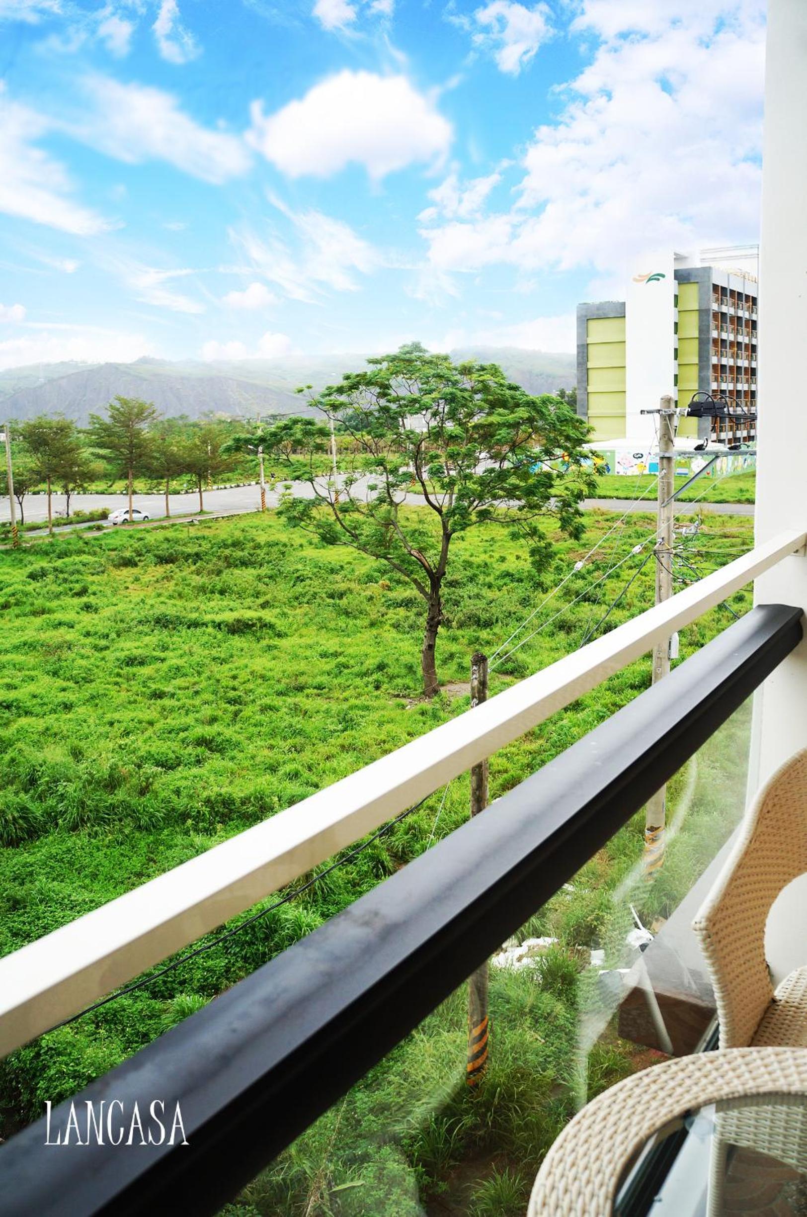 Elegant Double Room with Balcony photo 2