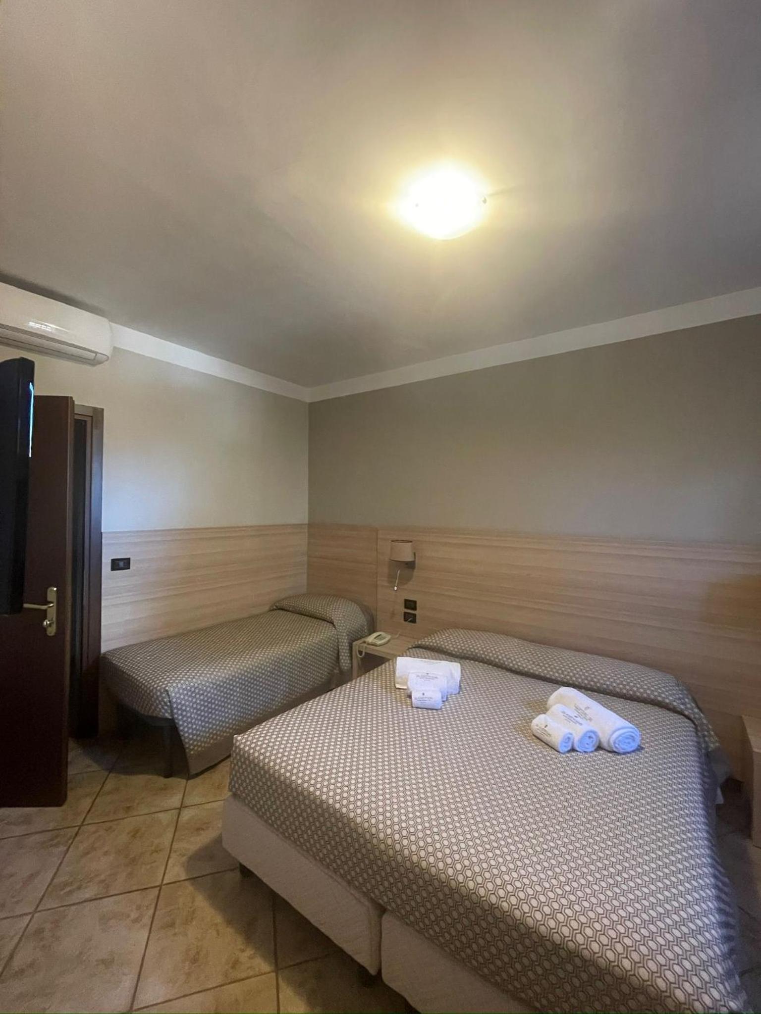 Classic Triple Room photo 2