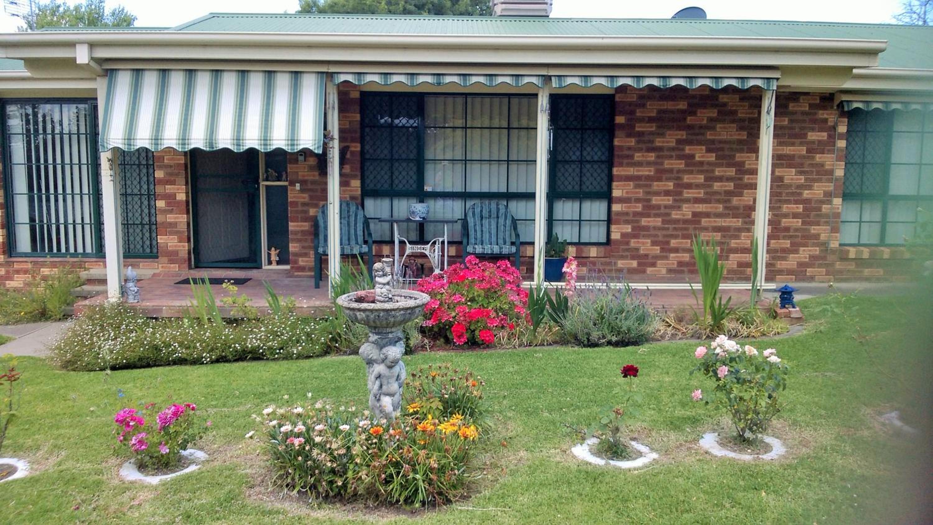 Two-Bedroom House photo 2