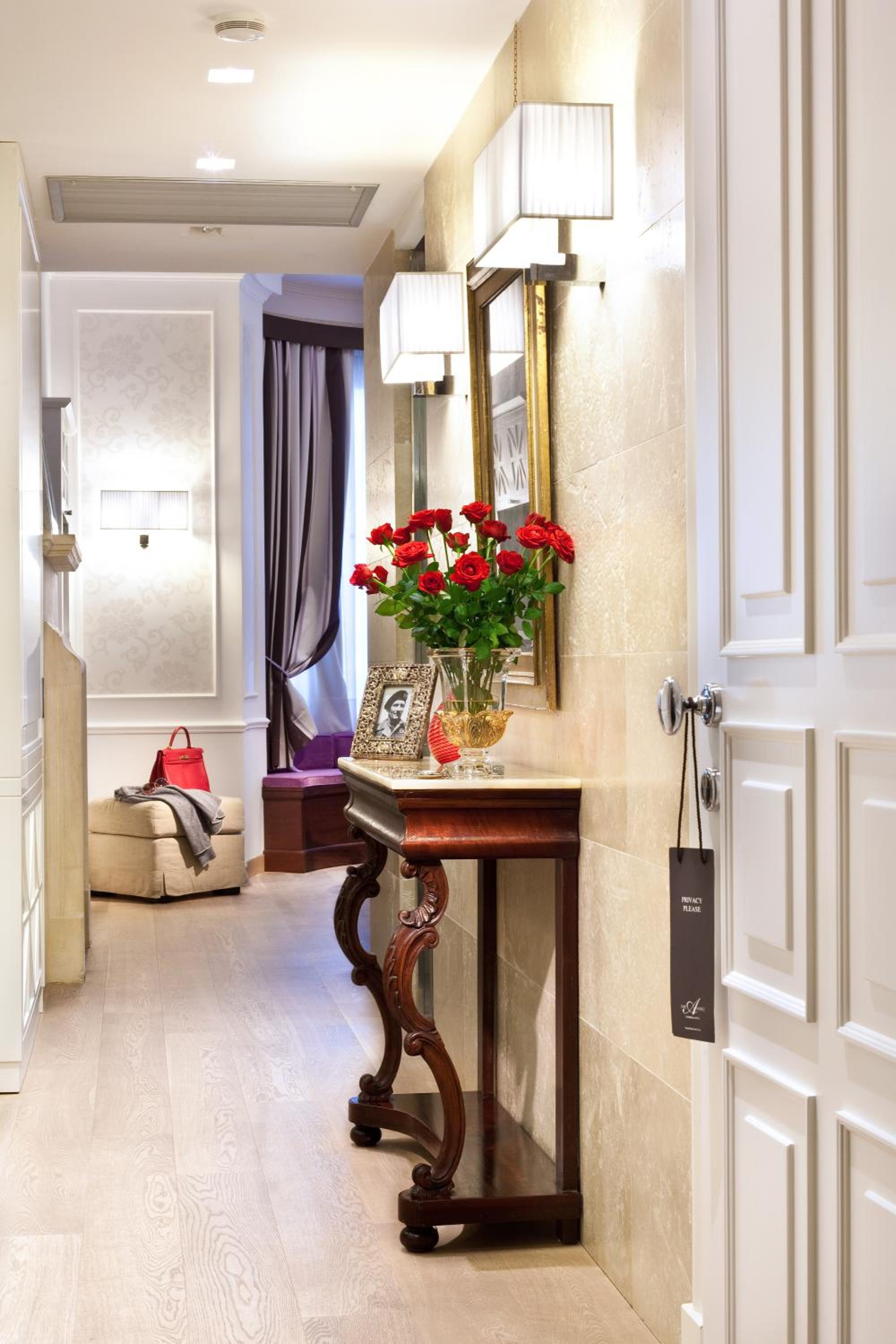 Suite - Photo 5