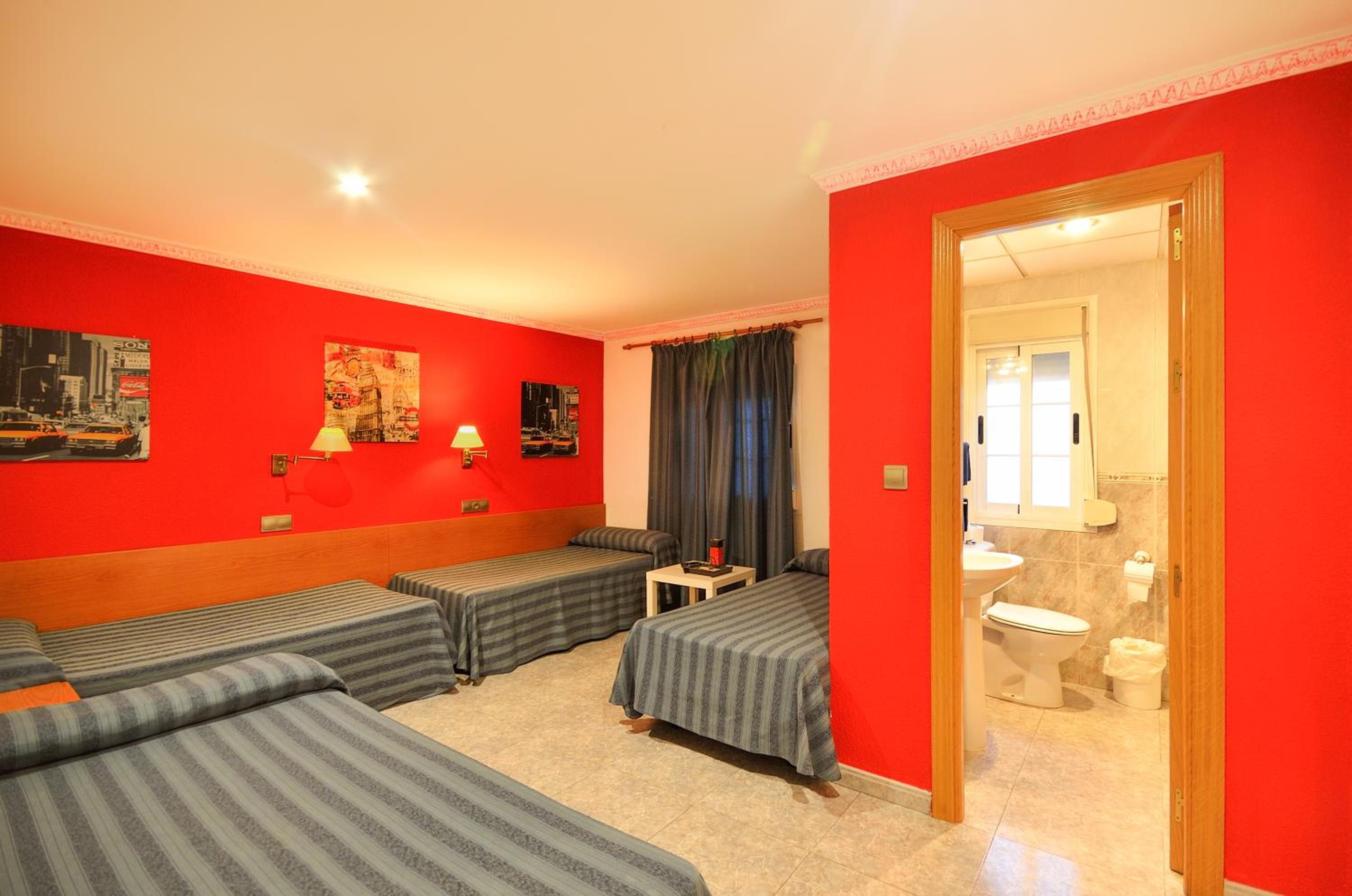 Triple Room - Photo 15