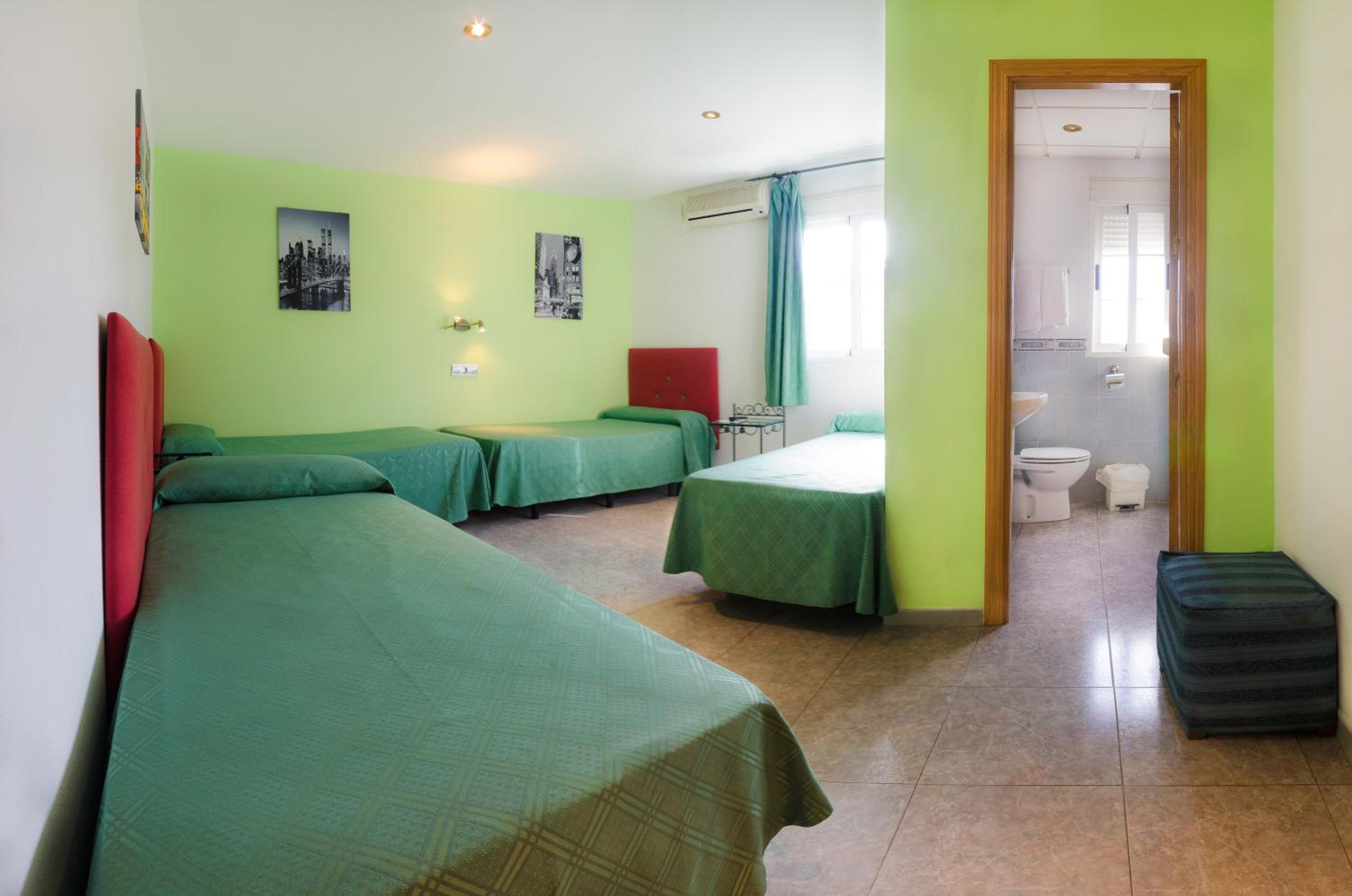 Triple Room - Photo 14