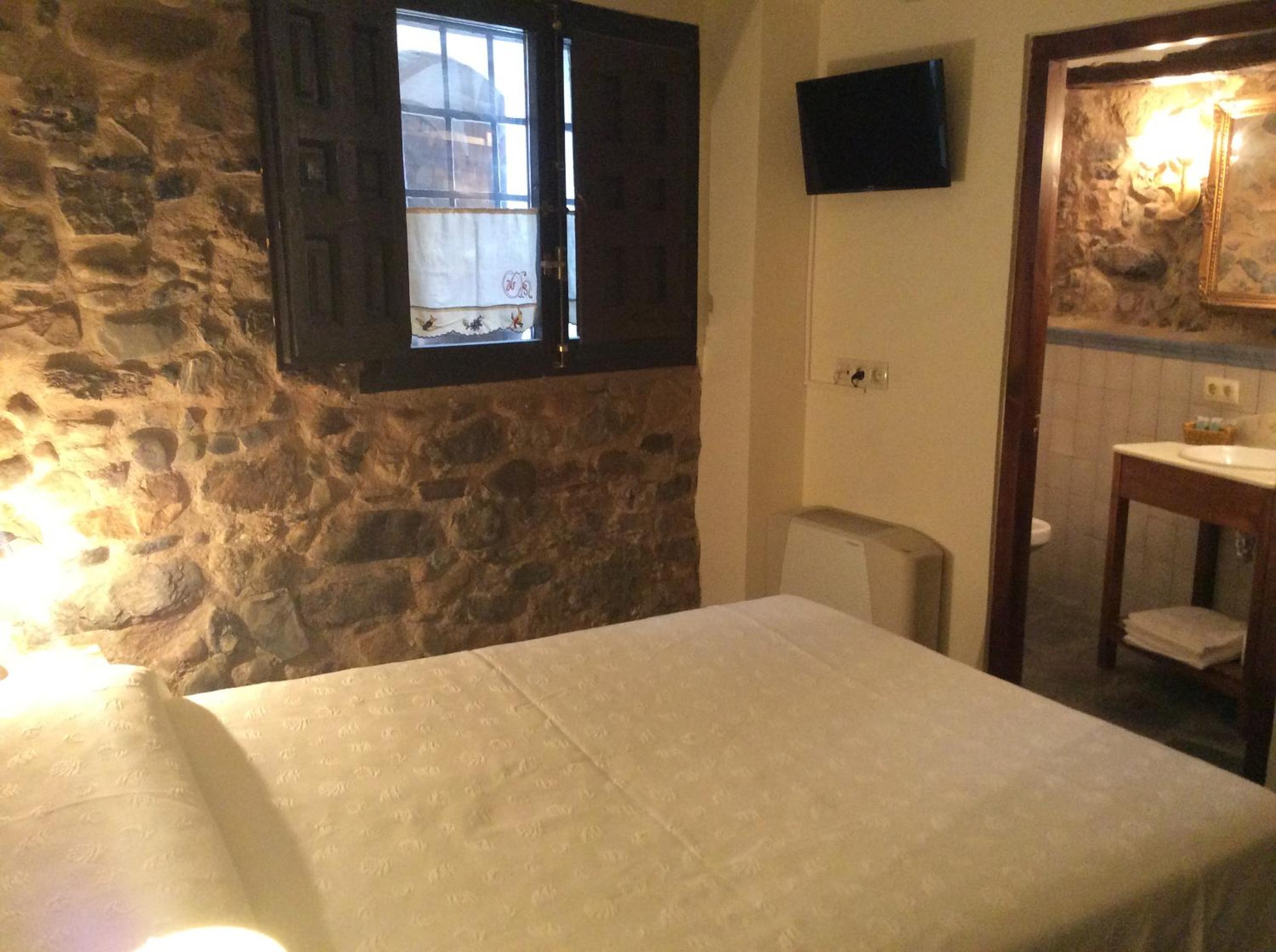 Double Room - Photo 4