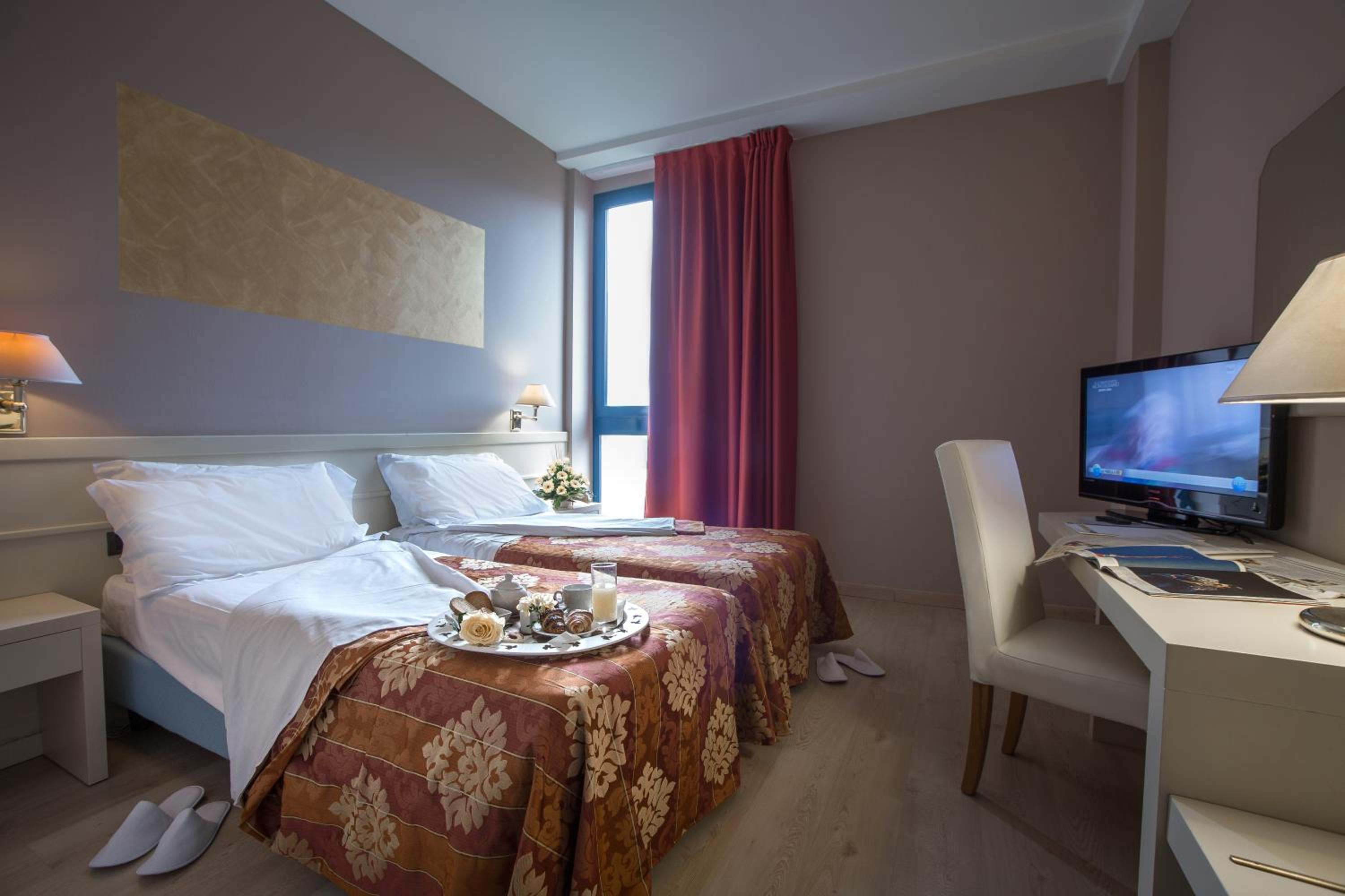 Standard Triple Room - Photo 1