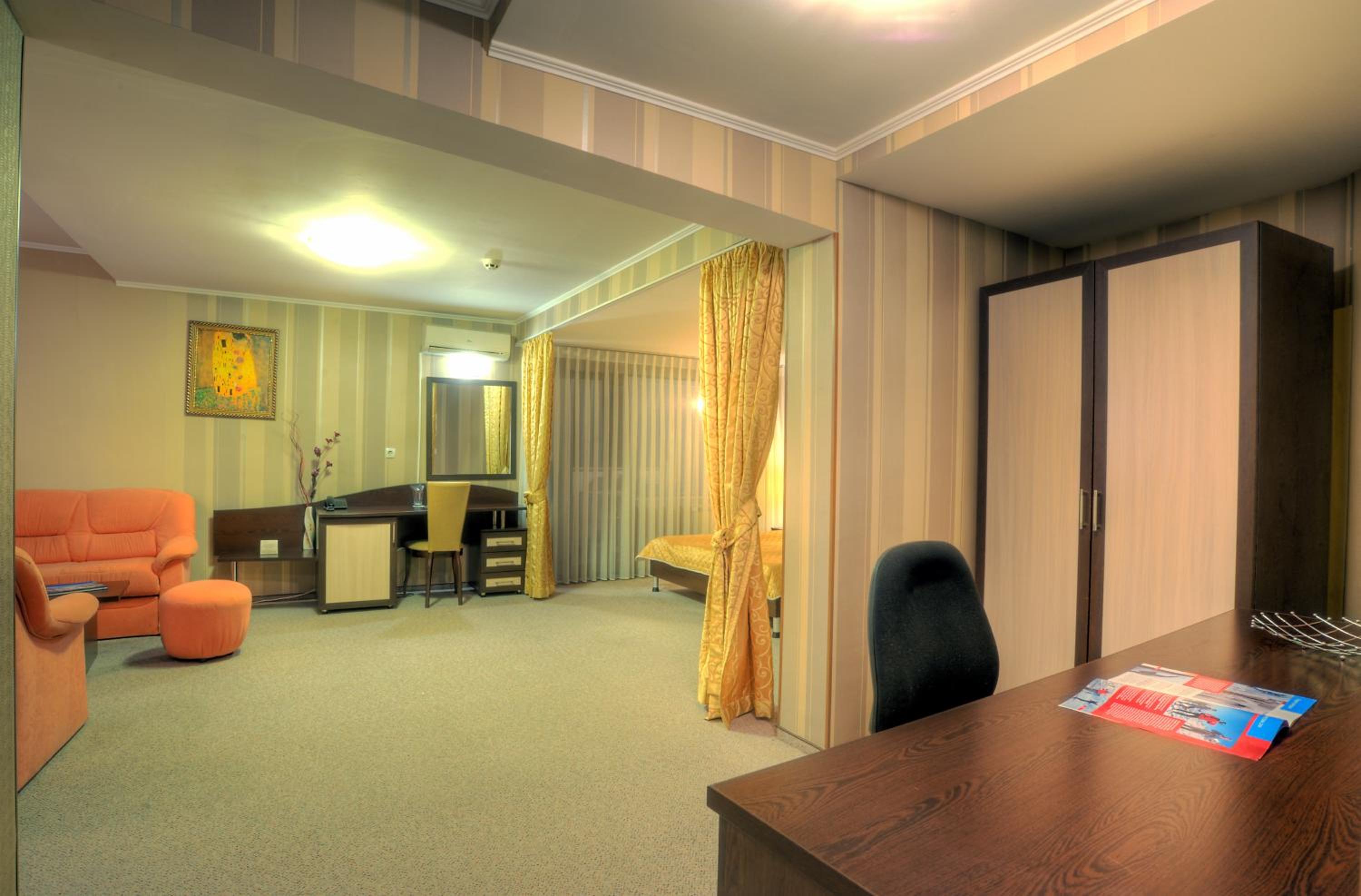 Deluxe Double Suite - Photo 1