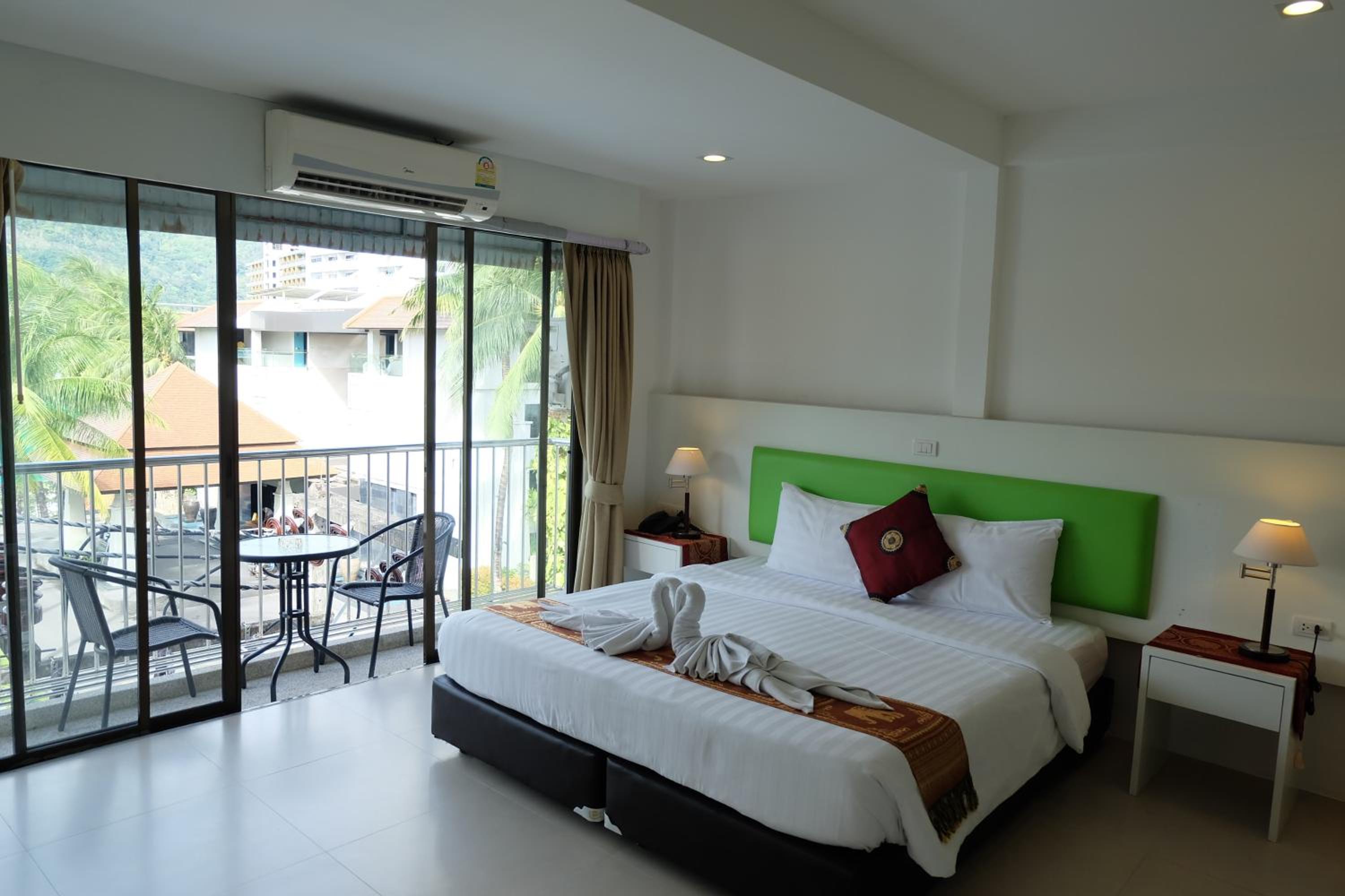 Deluxe Double Room with Balcony  - Photo 3