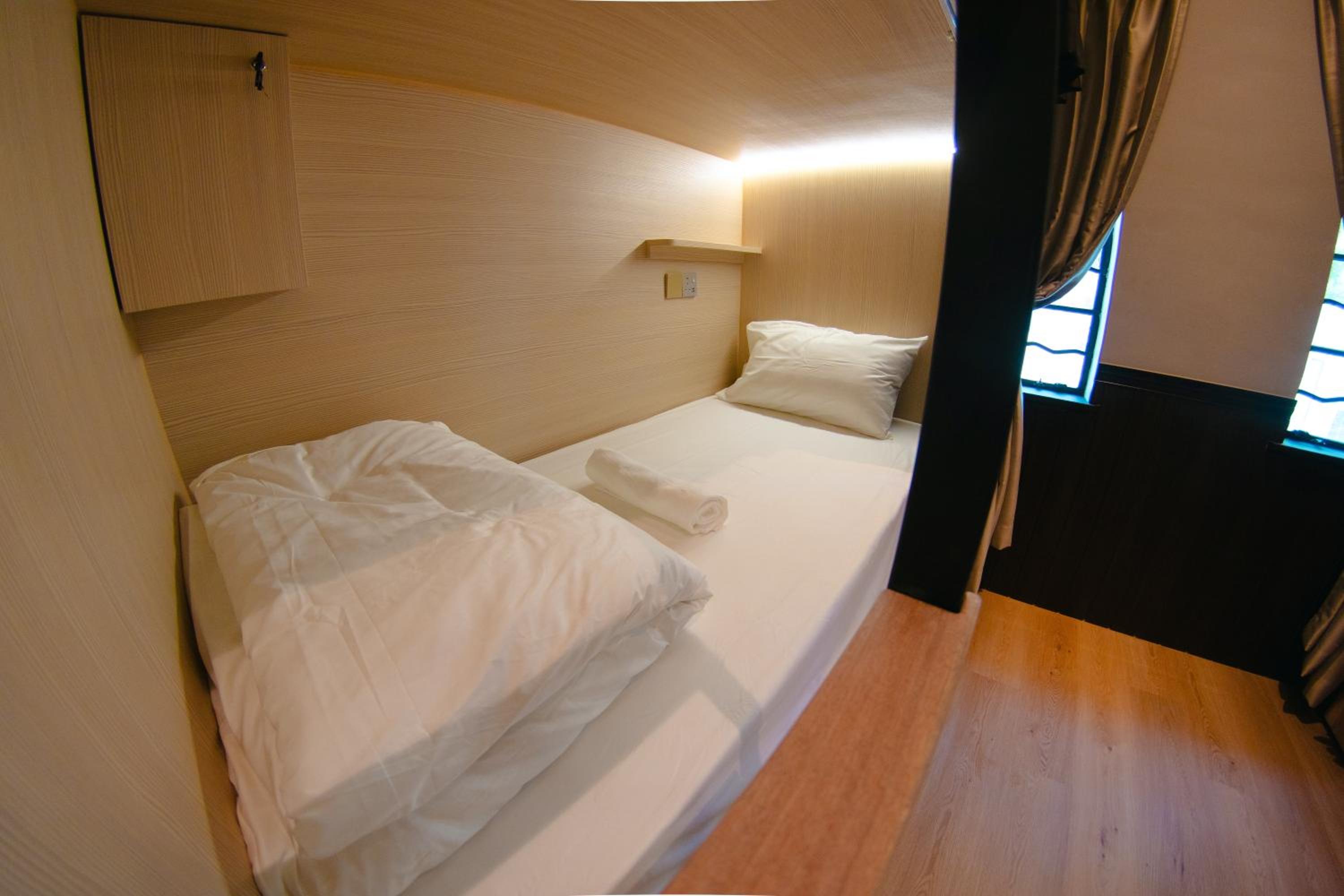 Bed in 10-Bed Mixed Dormitory Room photo 1
