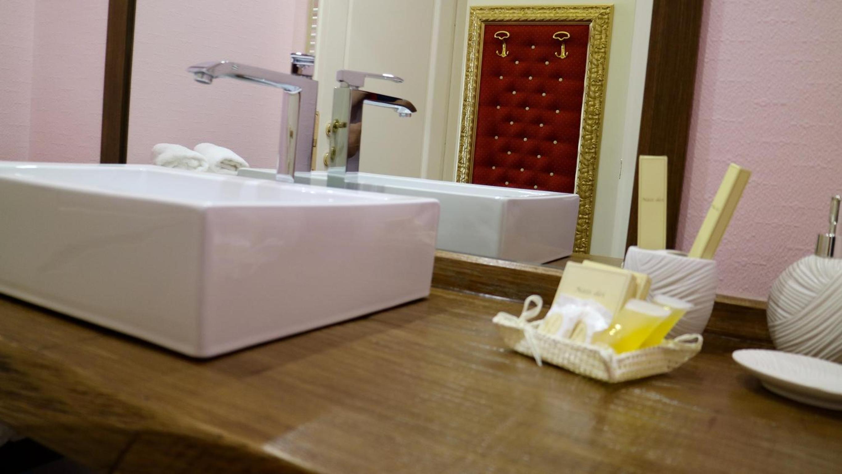 Deluxe Room - Photo 3