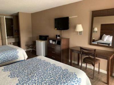 Double Room with Two Double Beds - Non-Smoking - Photo 2