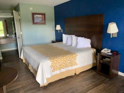 King Room - Non-Smoking - Photo 6